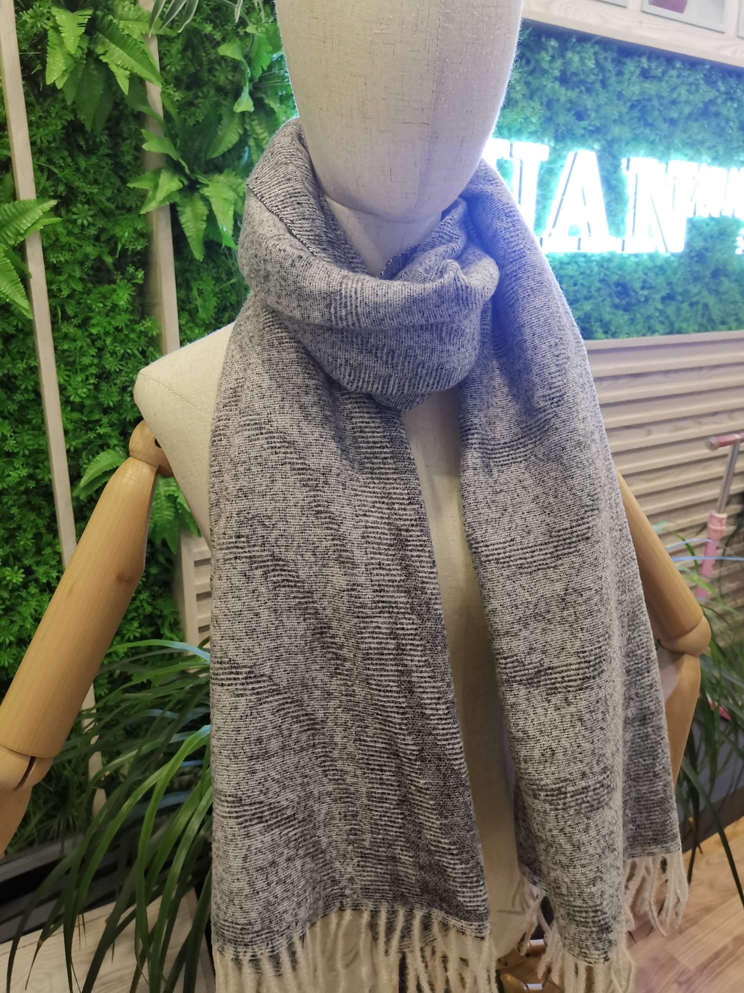 Quill jacquard
