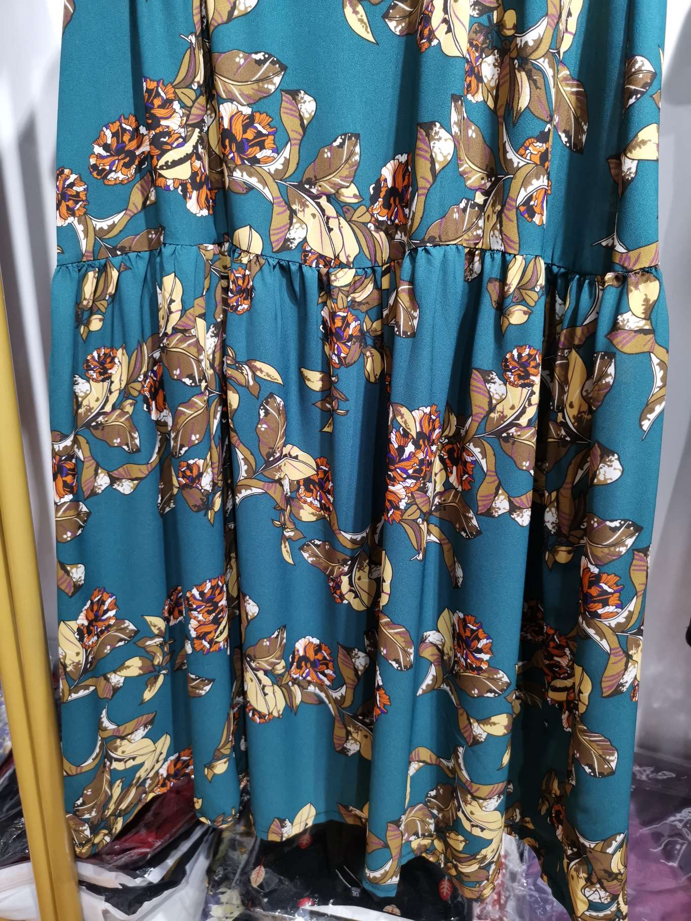 Fashionable shirt collar, waist-cinching long dress Specification image