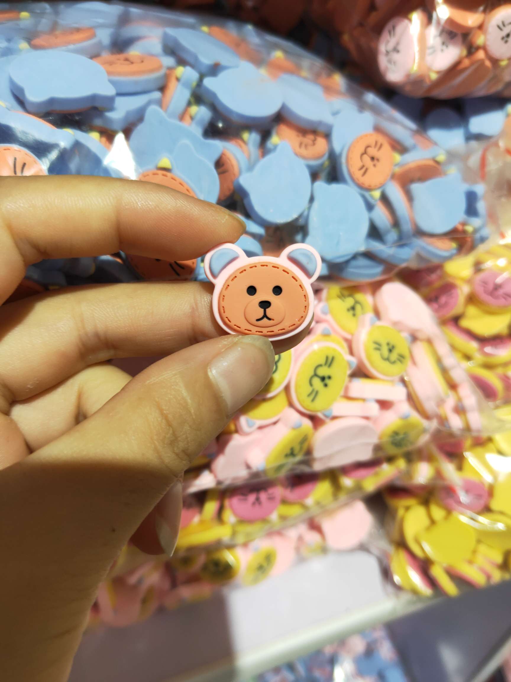 Small Resin Accessories, Hair Clips Are Available Specification drawing