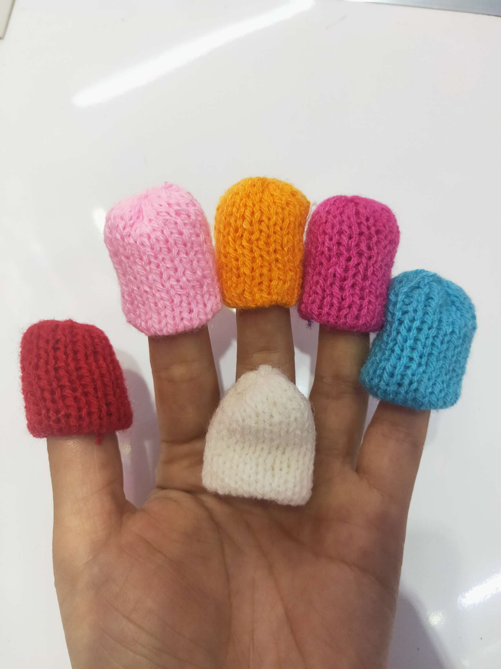 Cashmere hat thumbnail