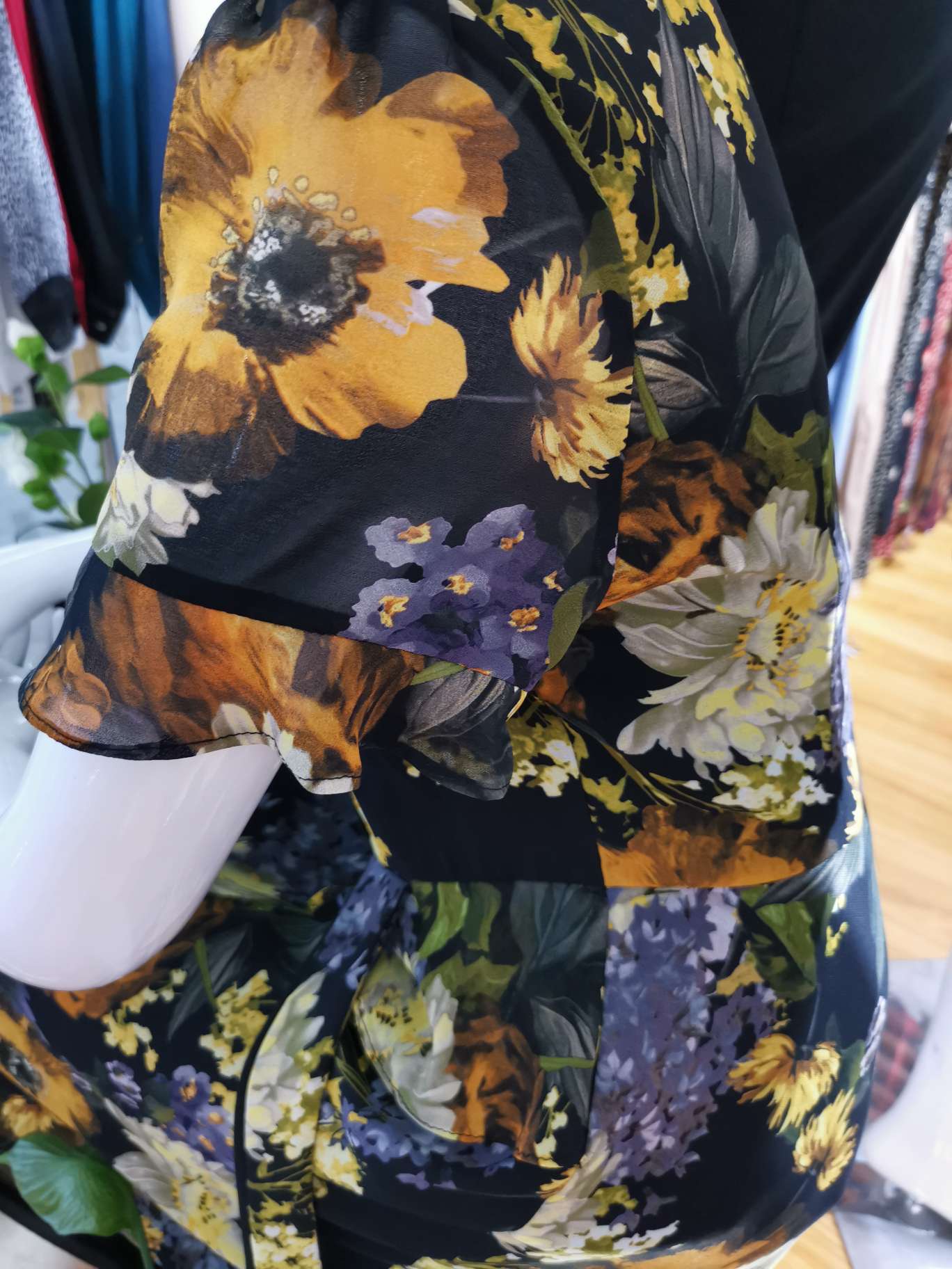 Business-style V-neck fashion women's top Specification image