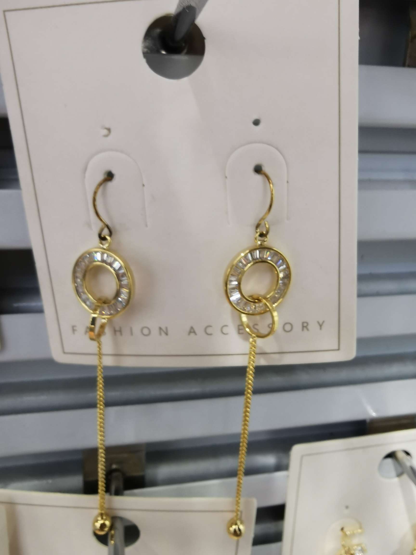 Dangle pop earrings