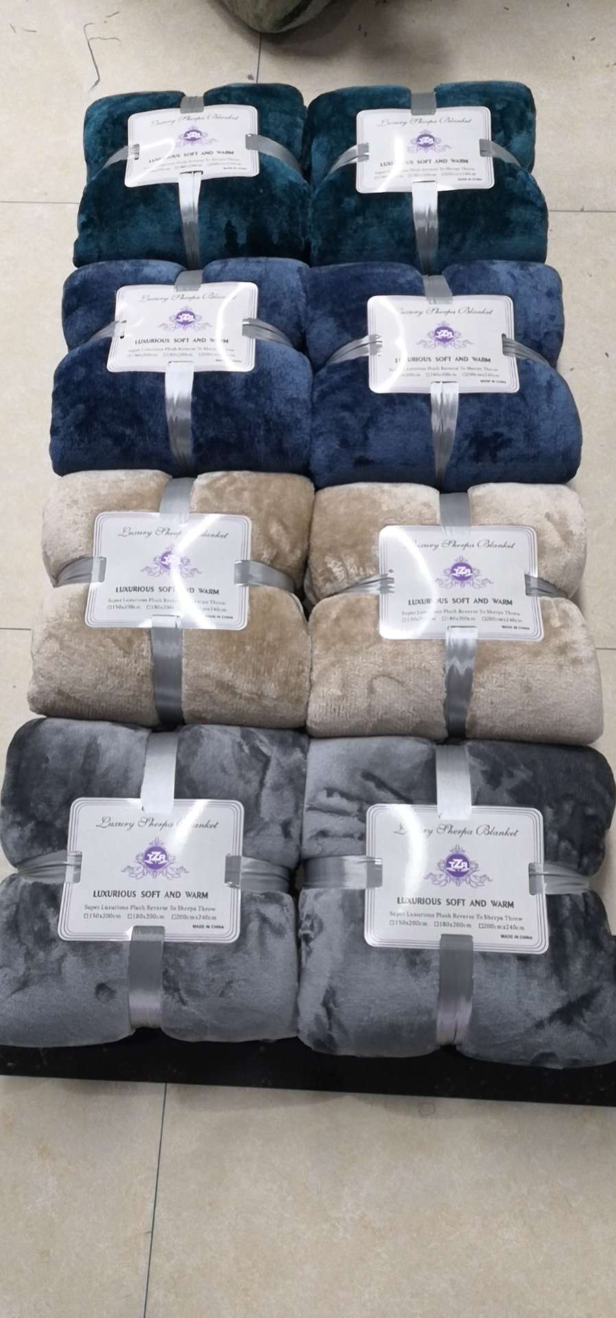 Embossed plush blanket, European style. Blanket, blanket, air conditioner blanket. Sheets and hats thumbnail