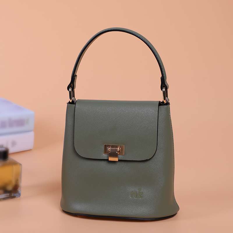 MK women's bag, new bucket bag made of cowhide Application Scenario