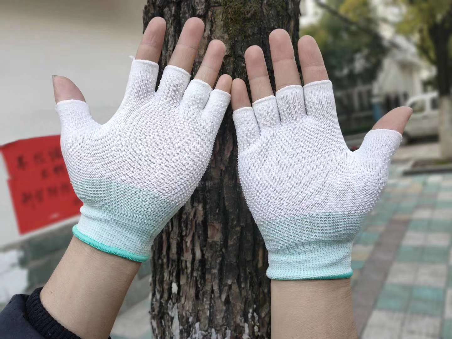 半指点塑手套产品图