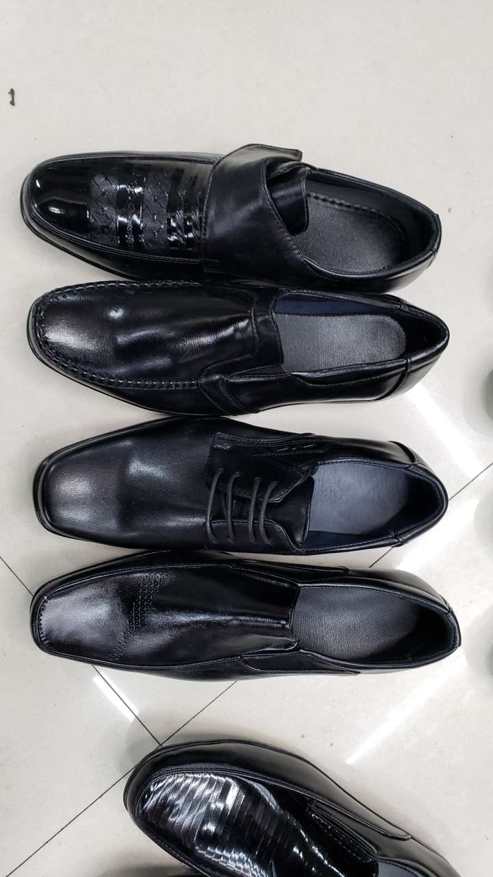 Leather shoes; details Picture