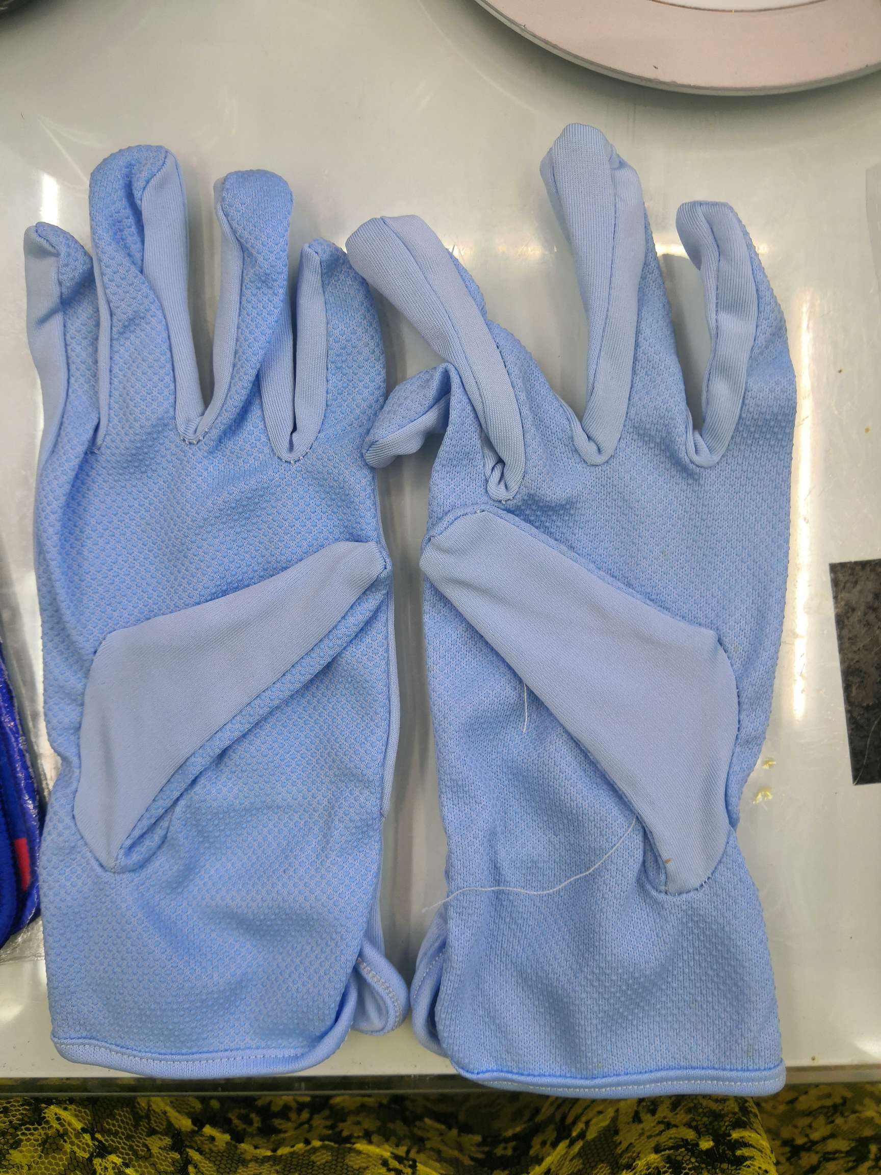 Milk thread, three-ribbed, blue, palm dot plastic, rolled edge, loose and tight back