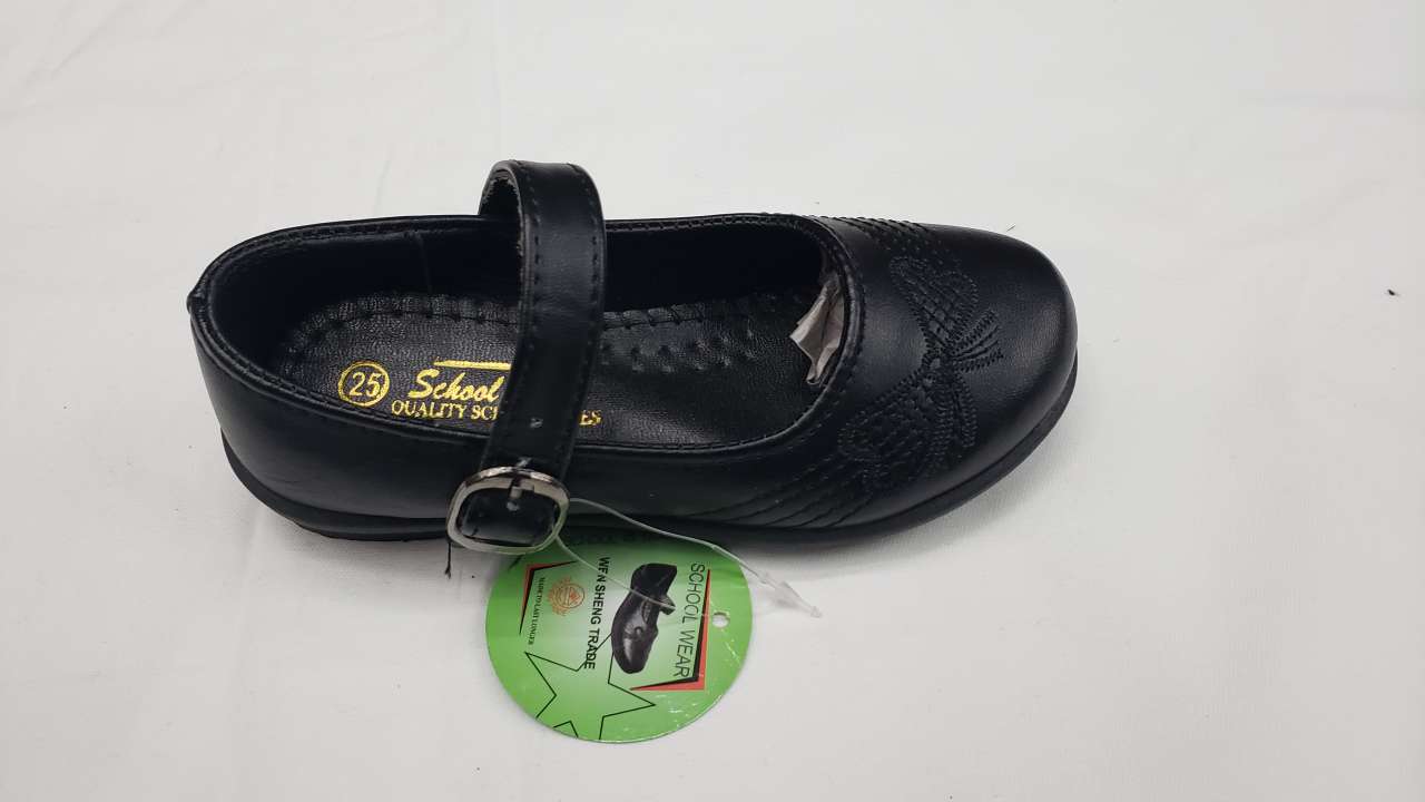 Black soled injection-molded female student leather shoes. details Picture