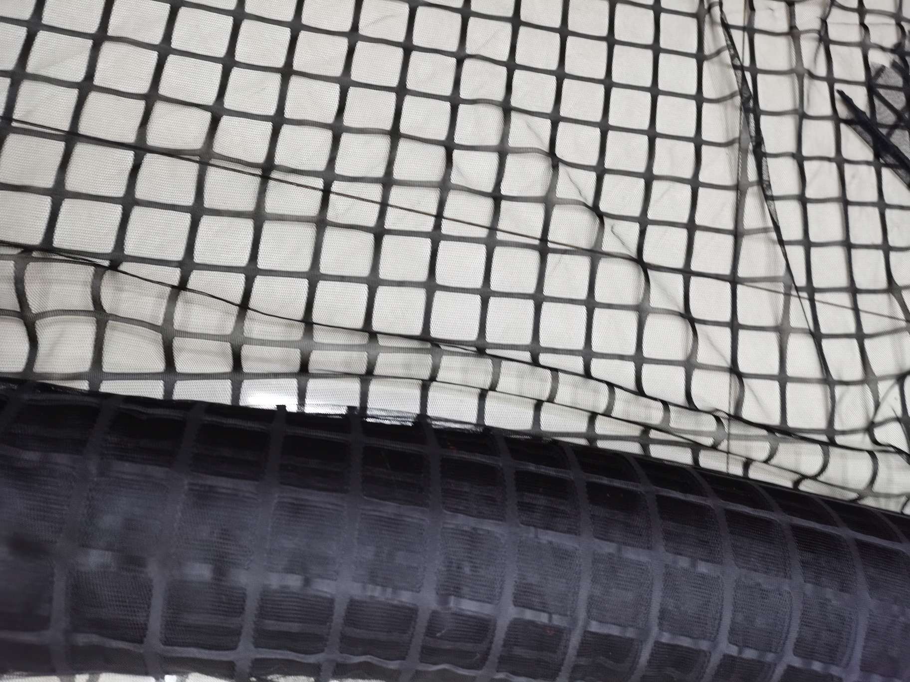 Large-checkered fabric for clothing accessories