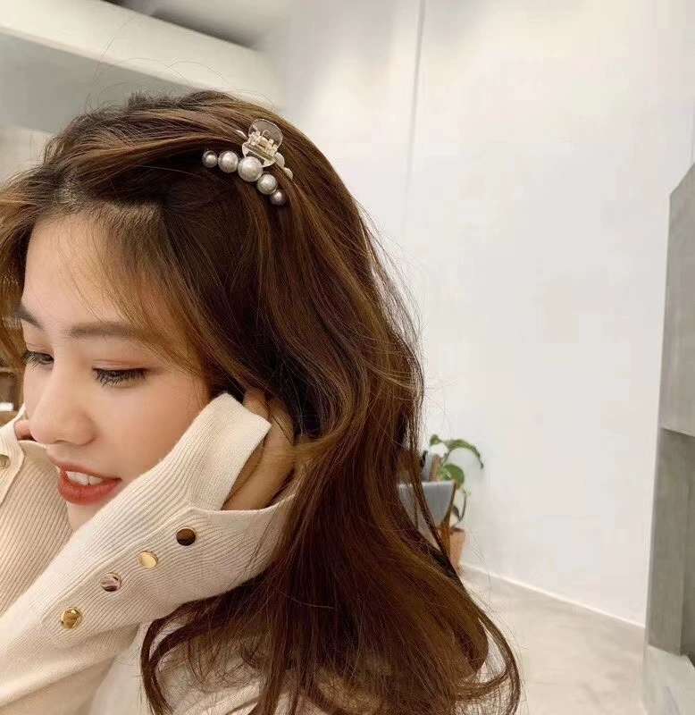 韩国气质淑女大小珍珠极简东大门实用慵懒抓夹发夹发饰女饰品韩国珍珠抓夹边夹少女发夹后脑勺大小号发抓头发夹子盘发发卡头饰产品图