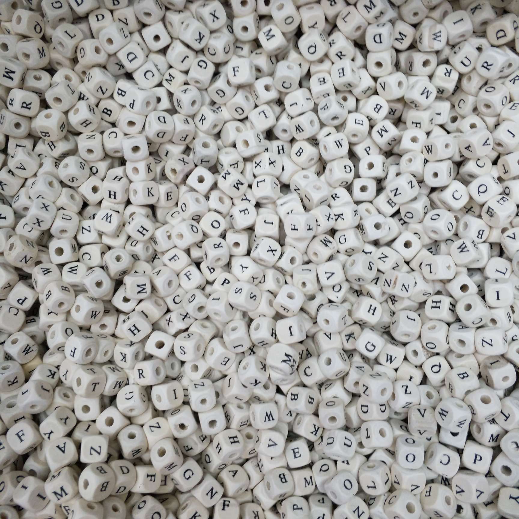 Direct sales from the manufacturer of 8×8 square, 10×10 square letter beads, colored wooden beads, beading craft jewelry accessories undefined