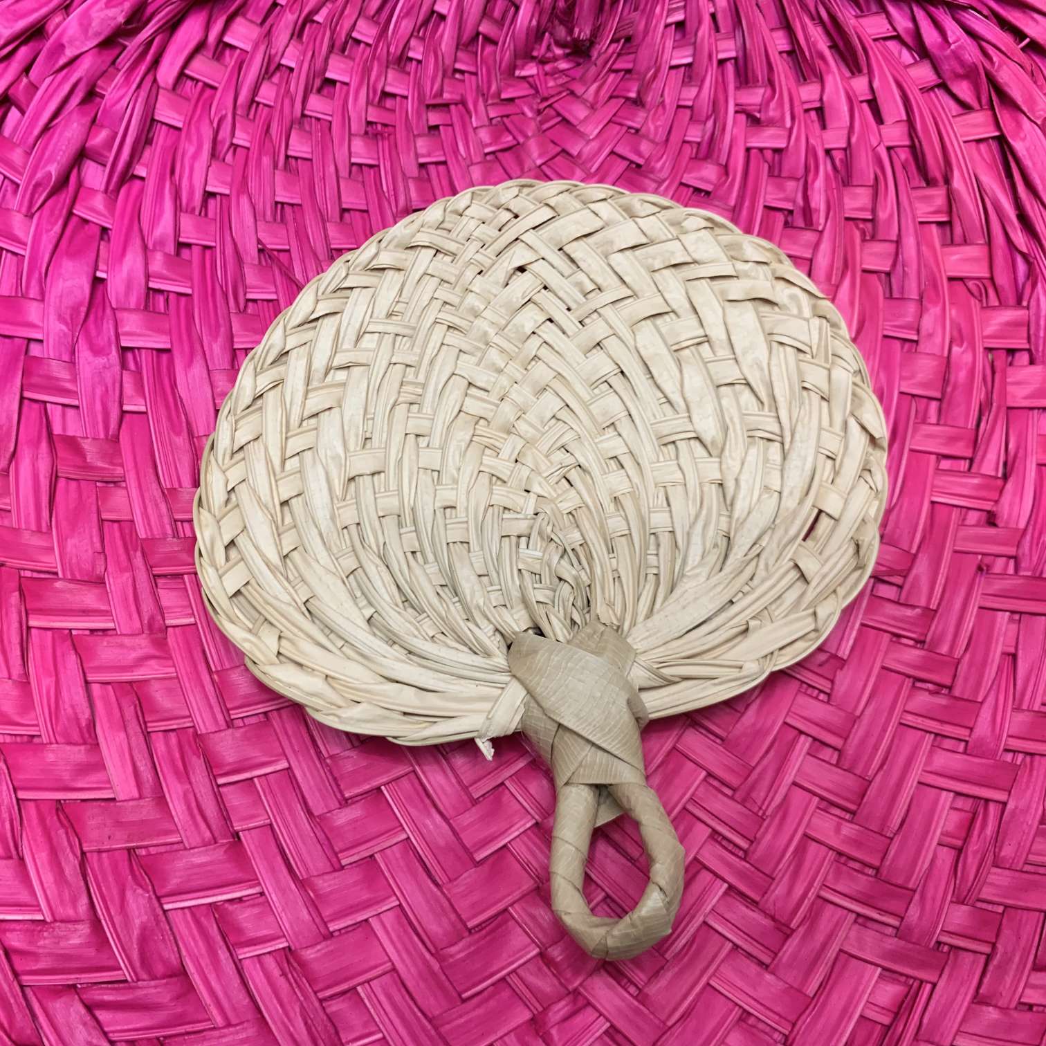 手摇扇 葵叶草扇子 手编 棕榈叶编织扇子细节图