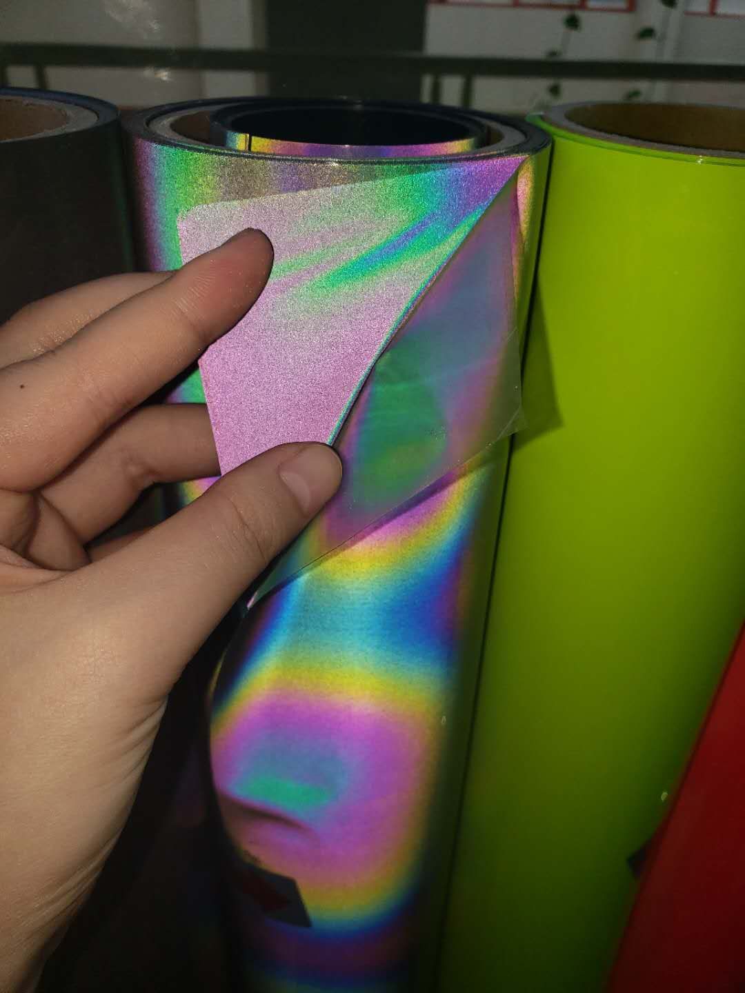 Guangyintong brand reflective seven-color high-elasticity pu engraved film, printing film, heat transfer consumables, clothing consumables Specification image