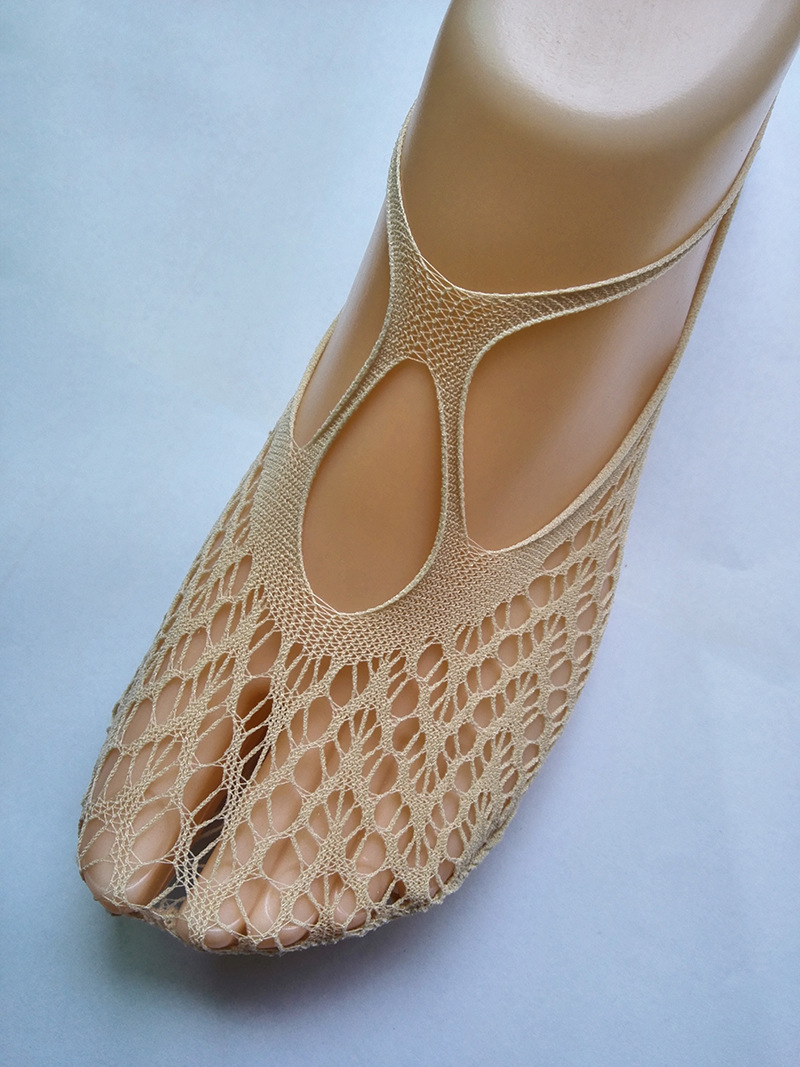 Factory direct sales of women's base socks, halter straps, invisible boat socks, Korean anti-hook women's socks, fashionable and versatile silk socks details Picture