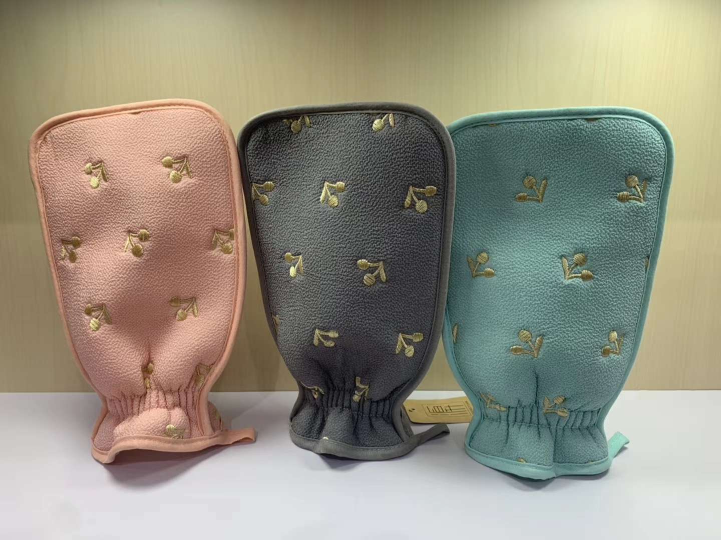 Sya35 Bottle Top Embroidered Bath Gloves details Picture