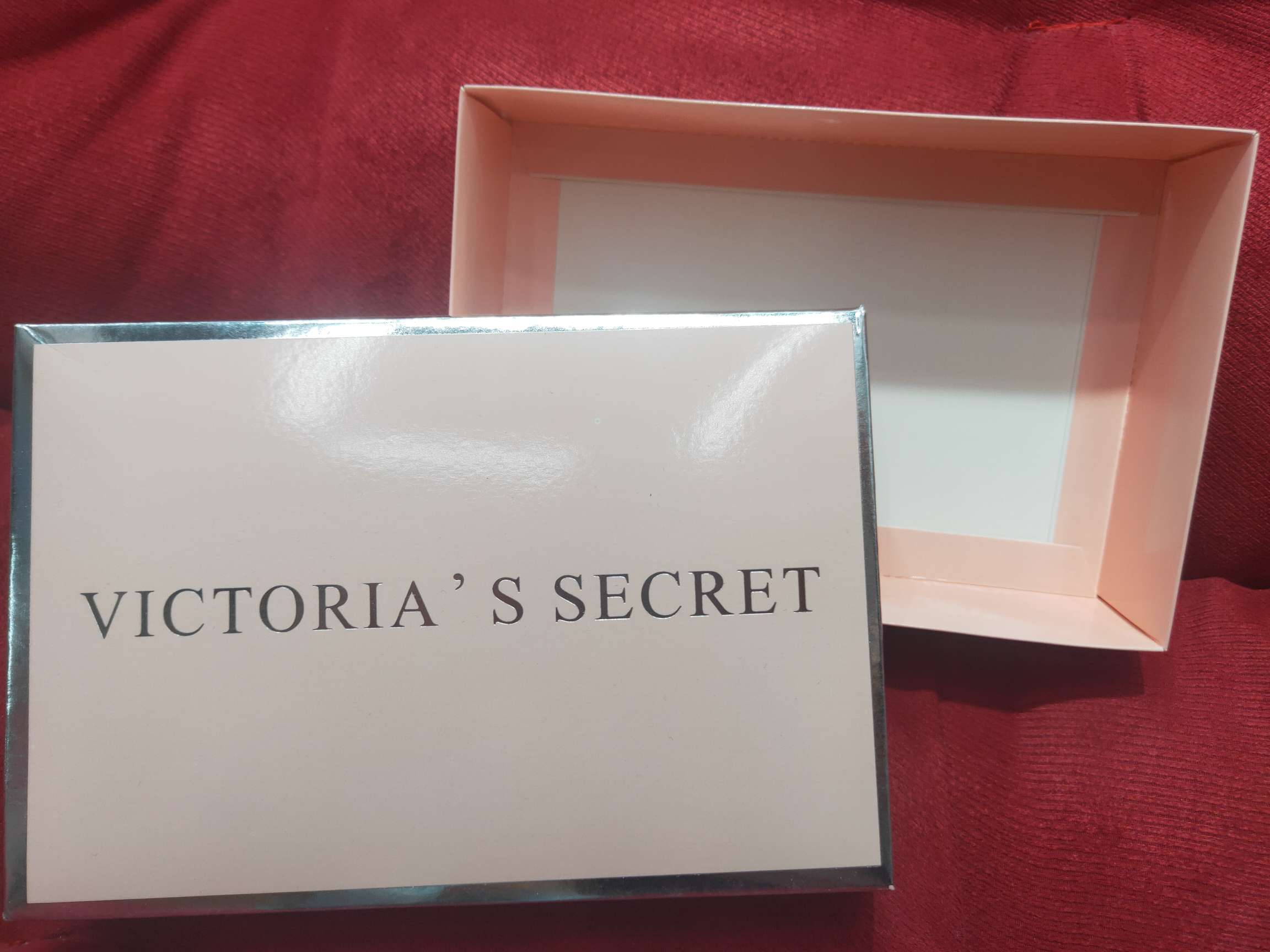 粉色天地盖内裤盒产品图