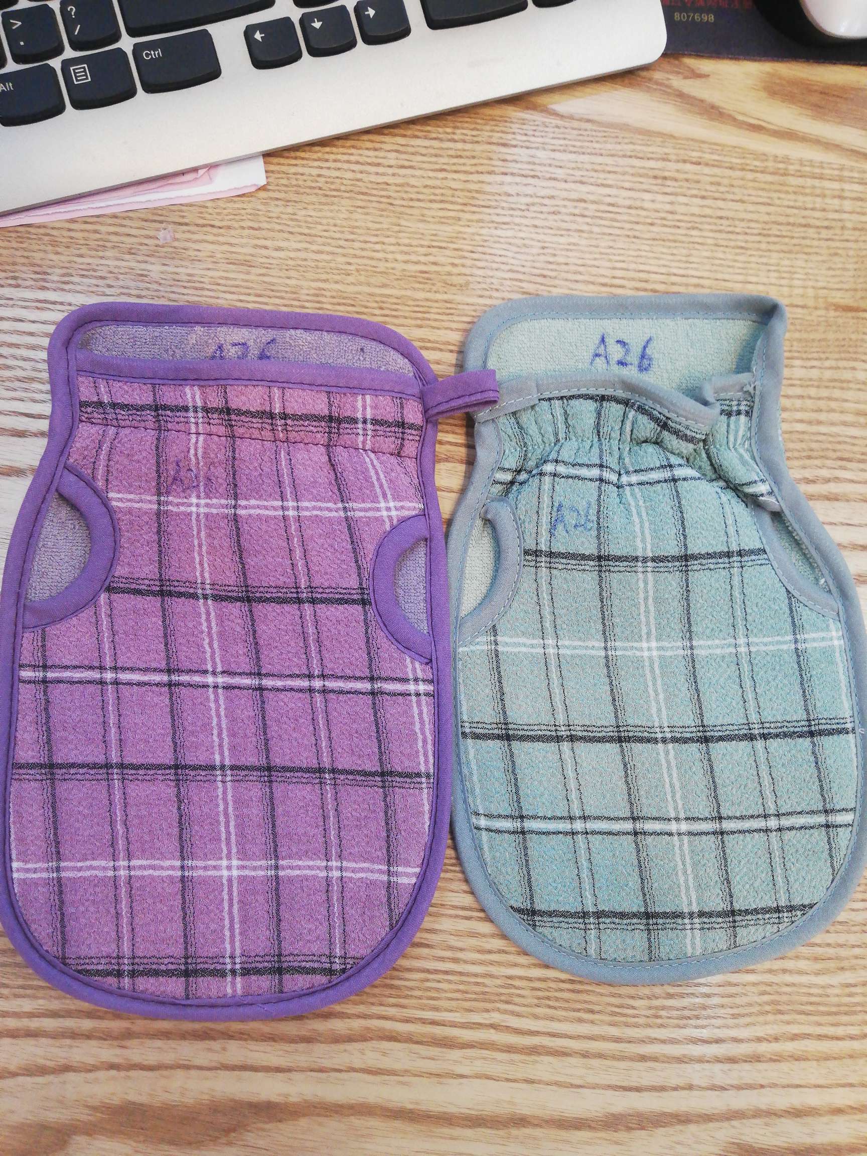 New Color Plaid Fingerless Bath Gloves