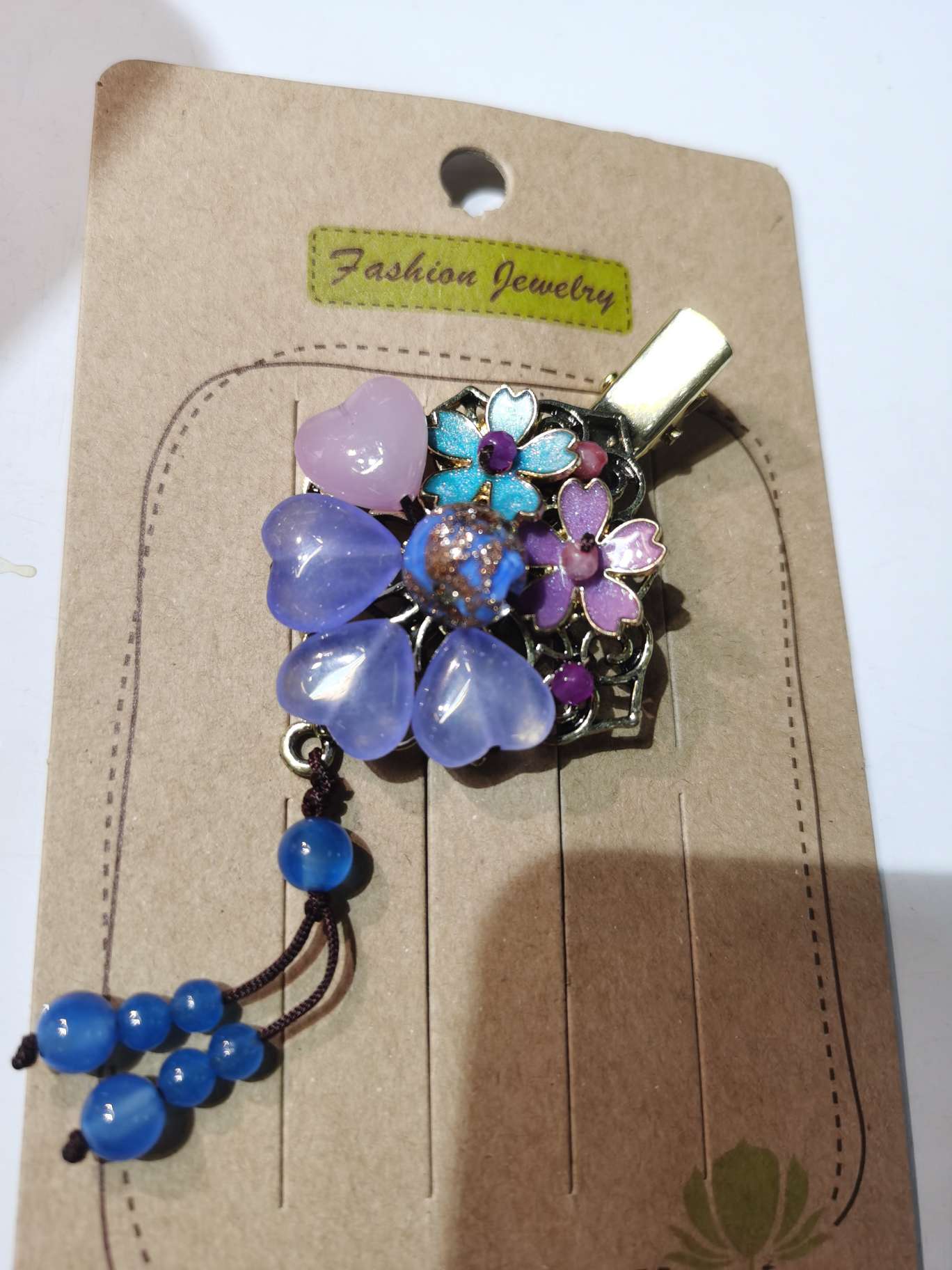 The glowing heart-shaped hairband for women's New Year's Eve is decorated with a headband light, which is cute, sweet and versatile details Picture