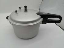 Single handle pressure cooker