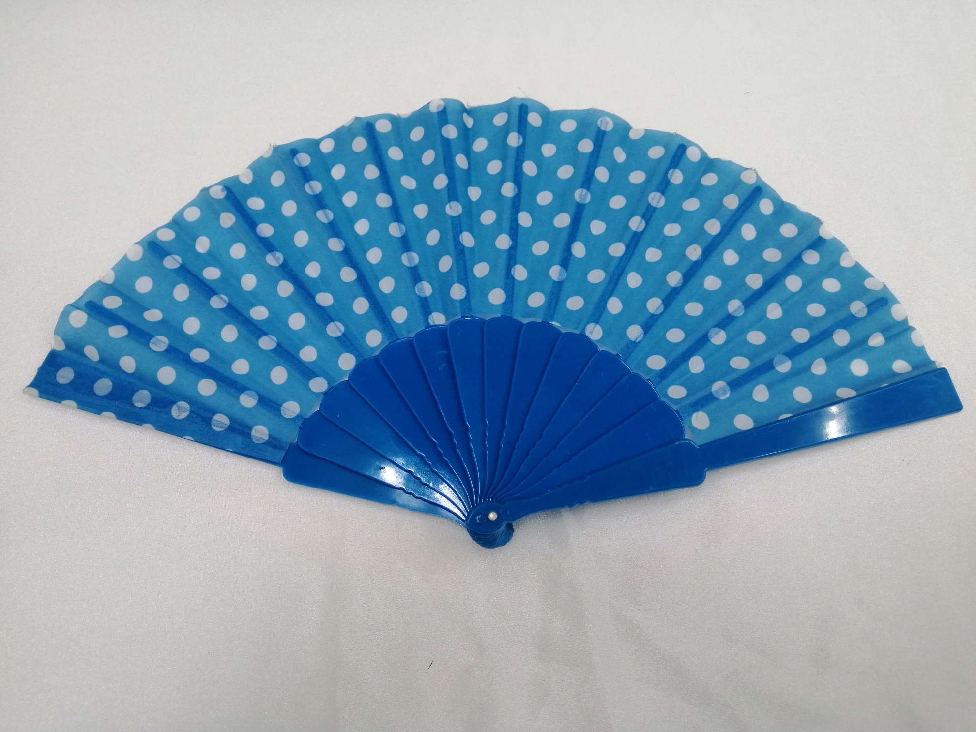 圆点扇白底实物图