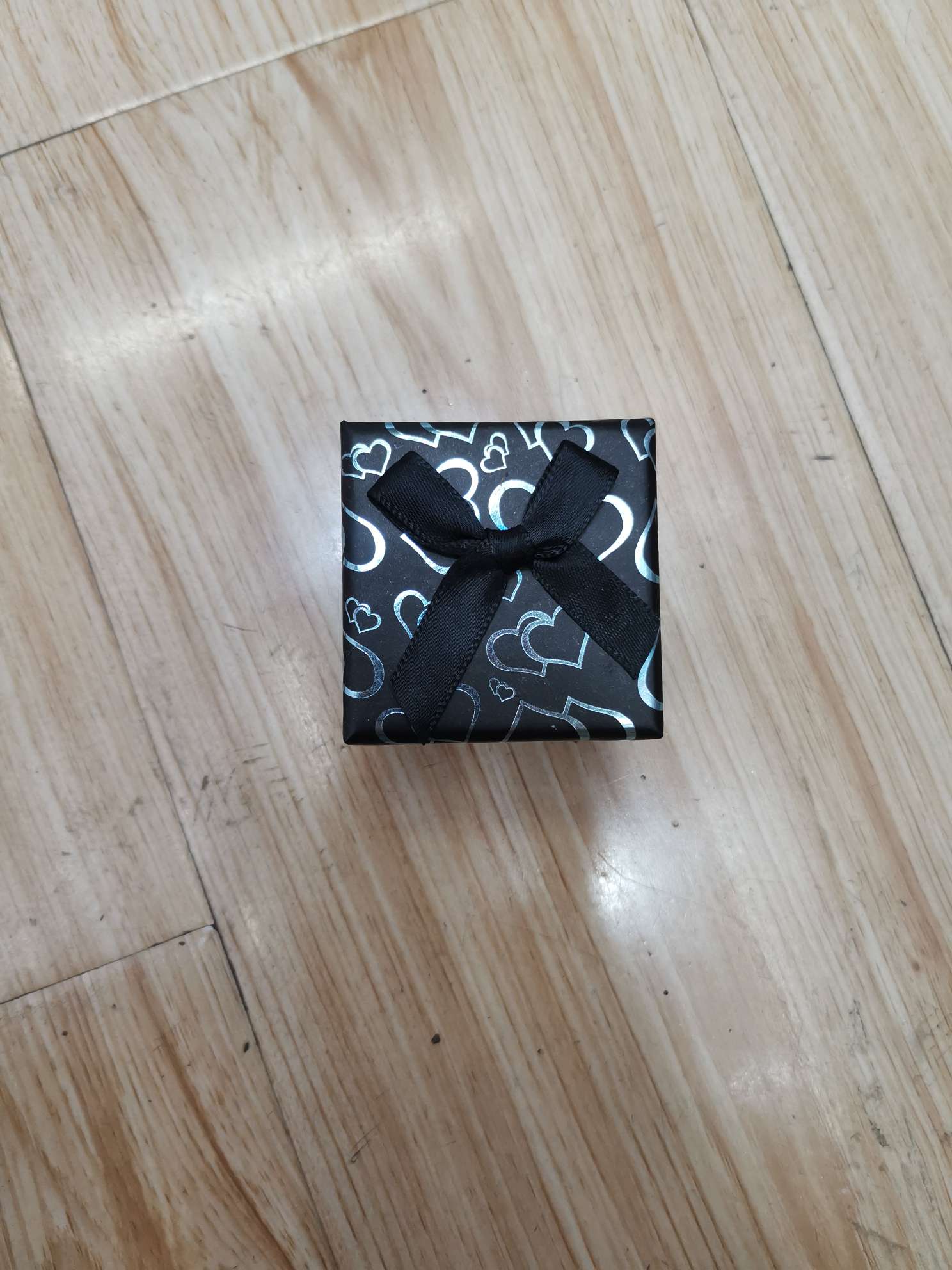 戒指盒爱心黑