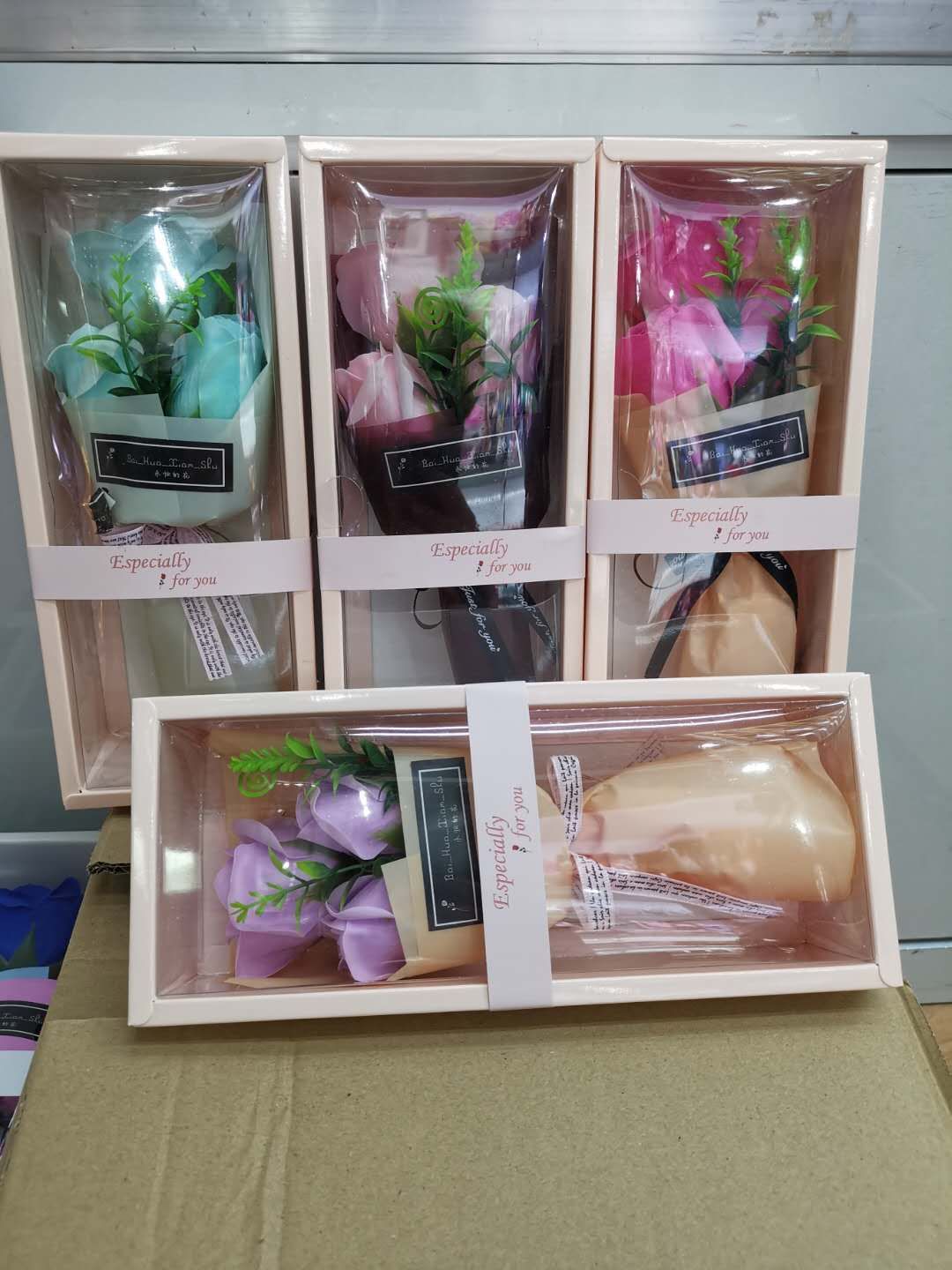 Teachers' Day gift: 3 soaps, Rose gift box, Hairuo 05 undefined