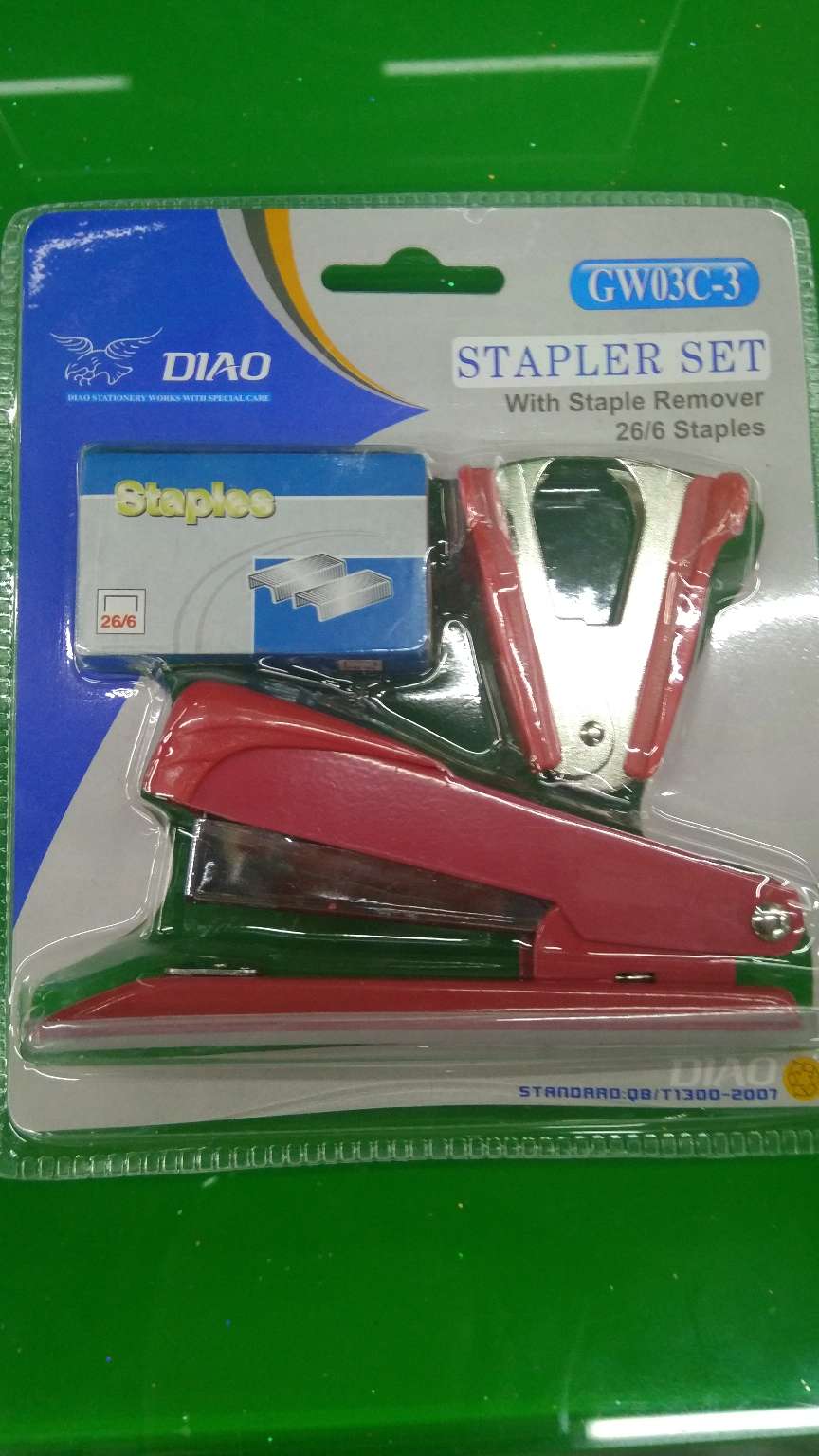 Set of stapler, stapler, staples, nail remover details Picture