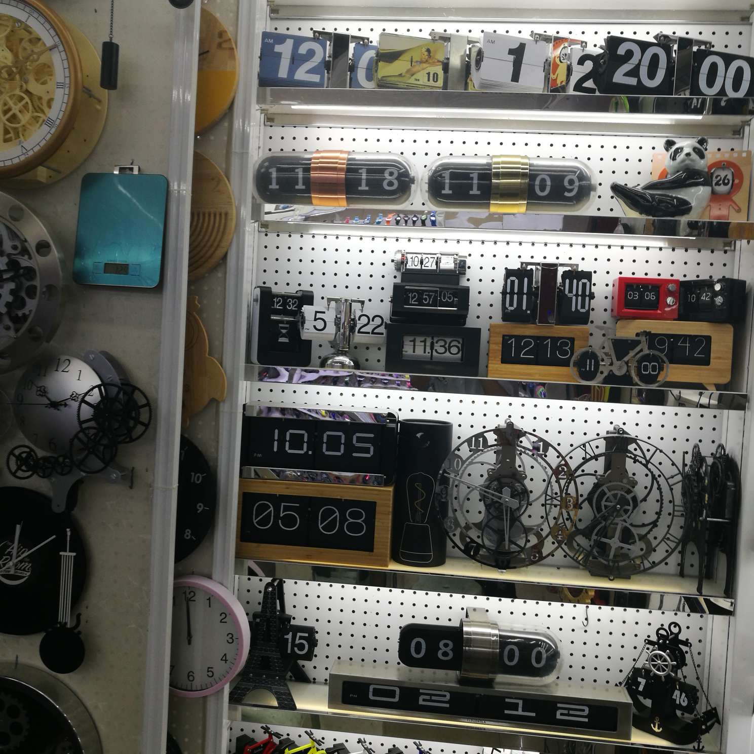 Zhejiang Yiwu Tianyi Watch Co., LTD describe pic - 1