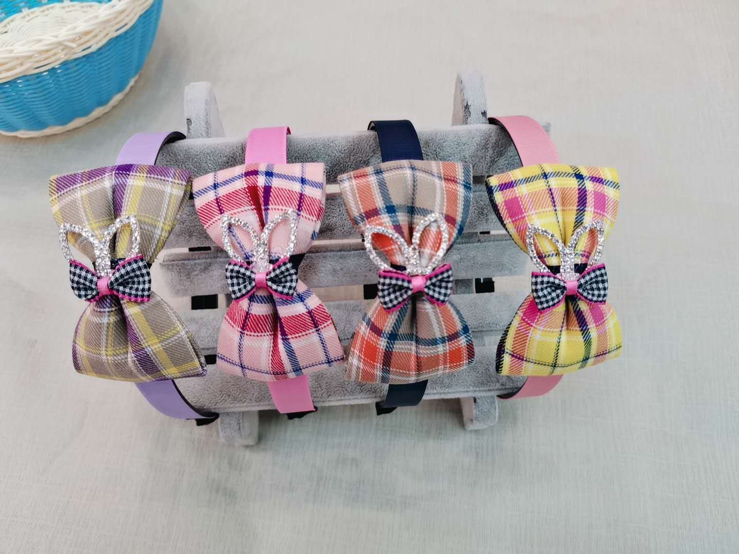 Rabbit ears crown thumbnail
