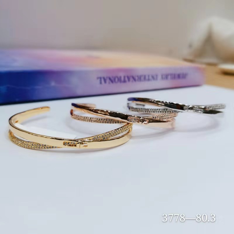 Exquisite bracelet belt buckle style