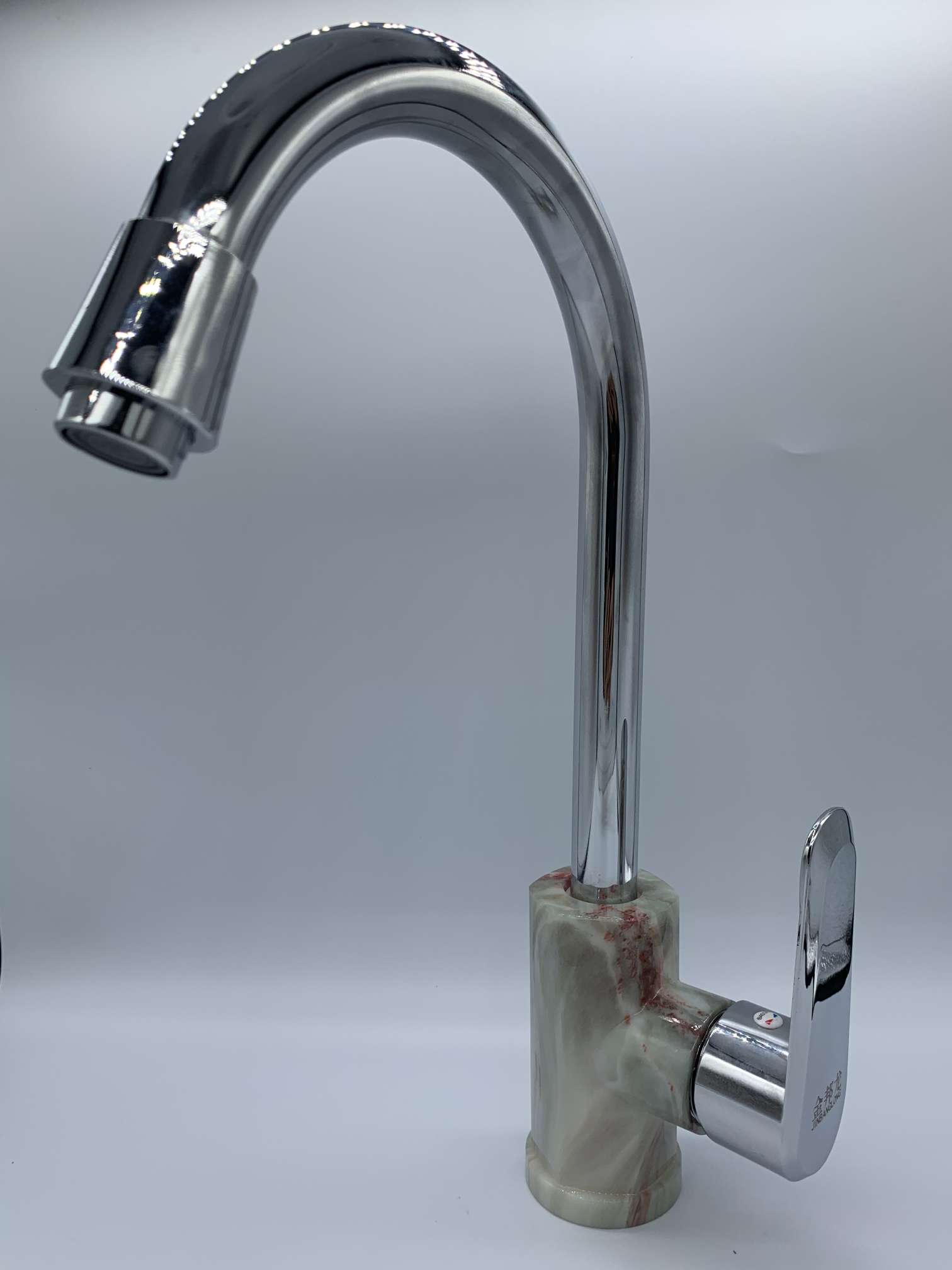 Kitchen faucet color thumbnail