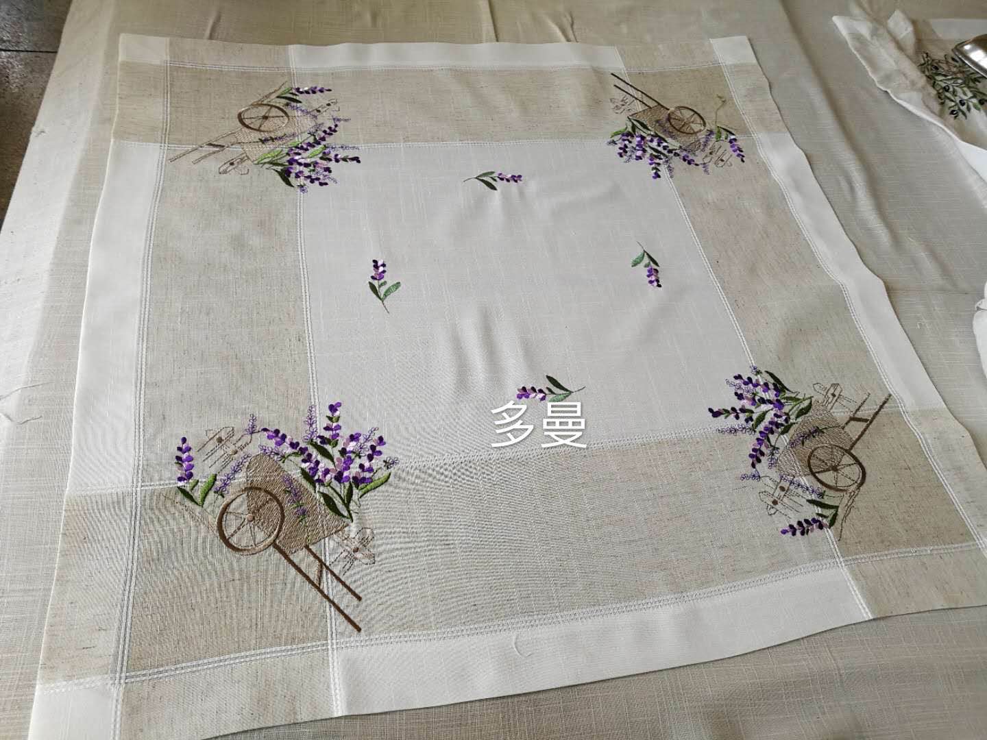 Cotton and linen yarn-dyed tablecloth thumbnail