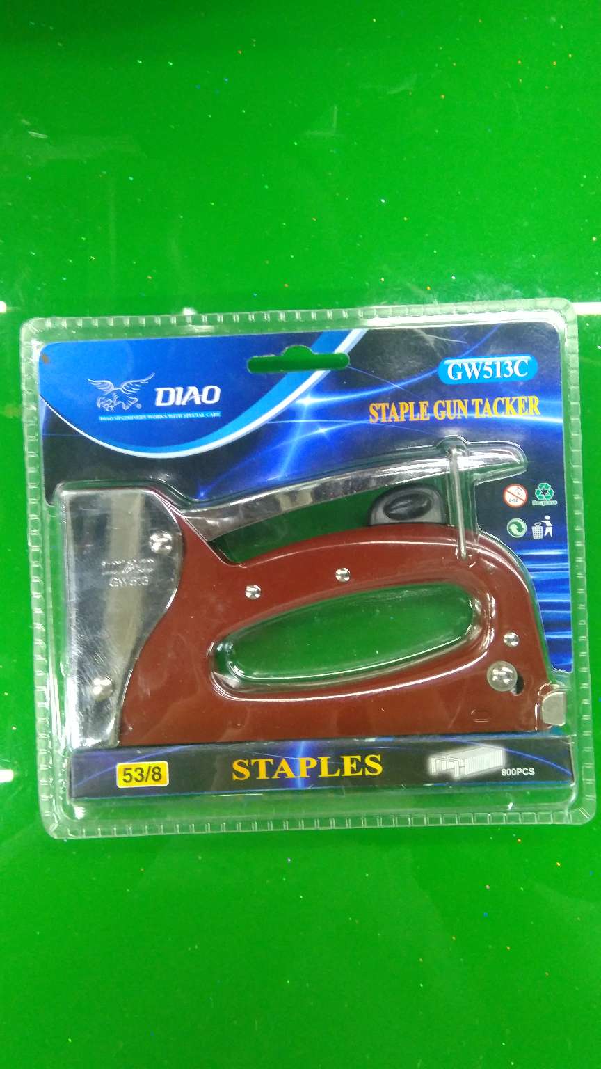 Holding a stapler, a stapler, staples, a set of staplers, using No. 10 staples, office supplies, stationery supplies details Picture