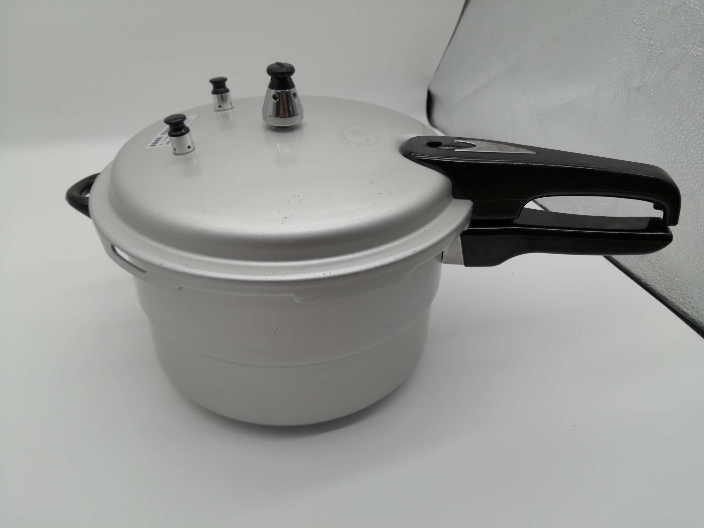 Single-handle pressure cooker details Picture