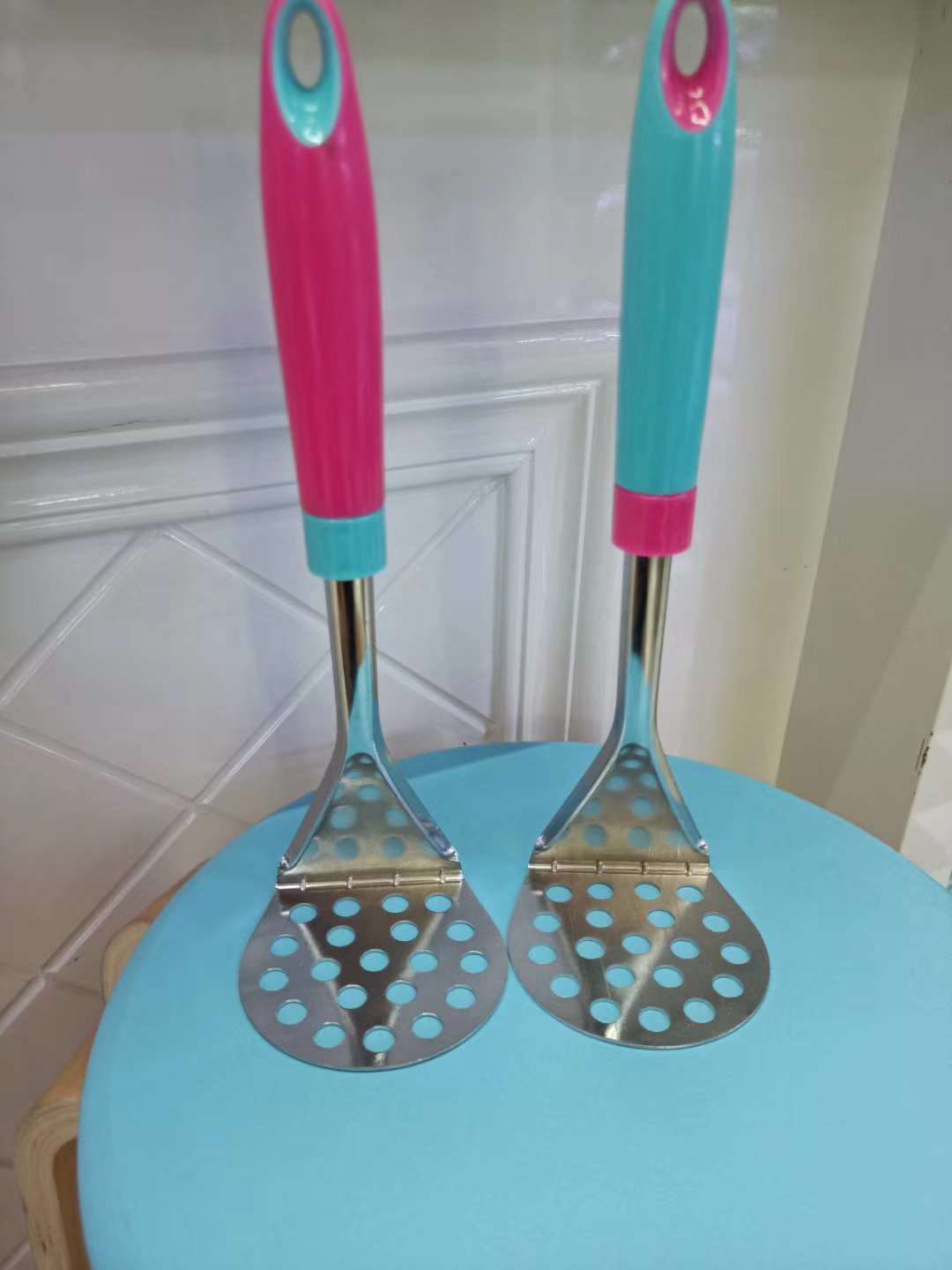 Bend potatoes to press thumbnail