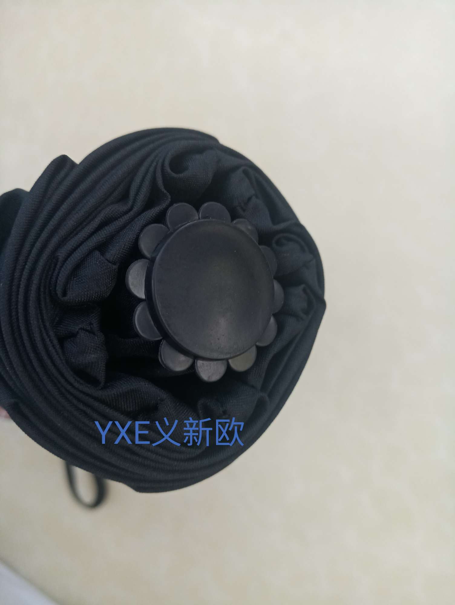 Three-fold umbrella, advertising umbrella, black umbrella, folding umbrella Application Scenario