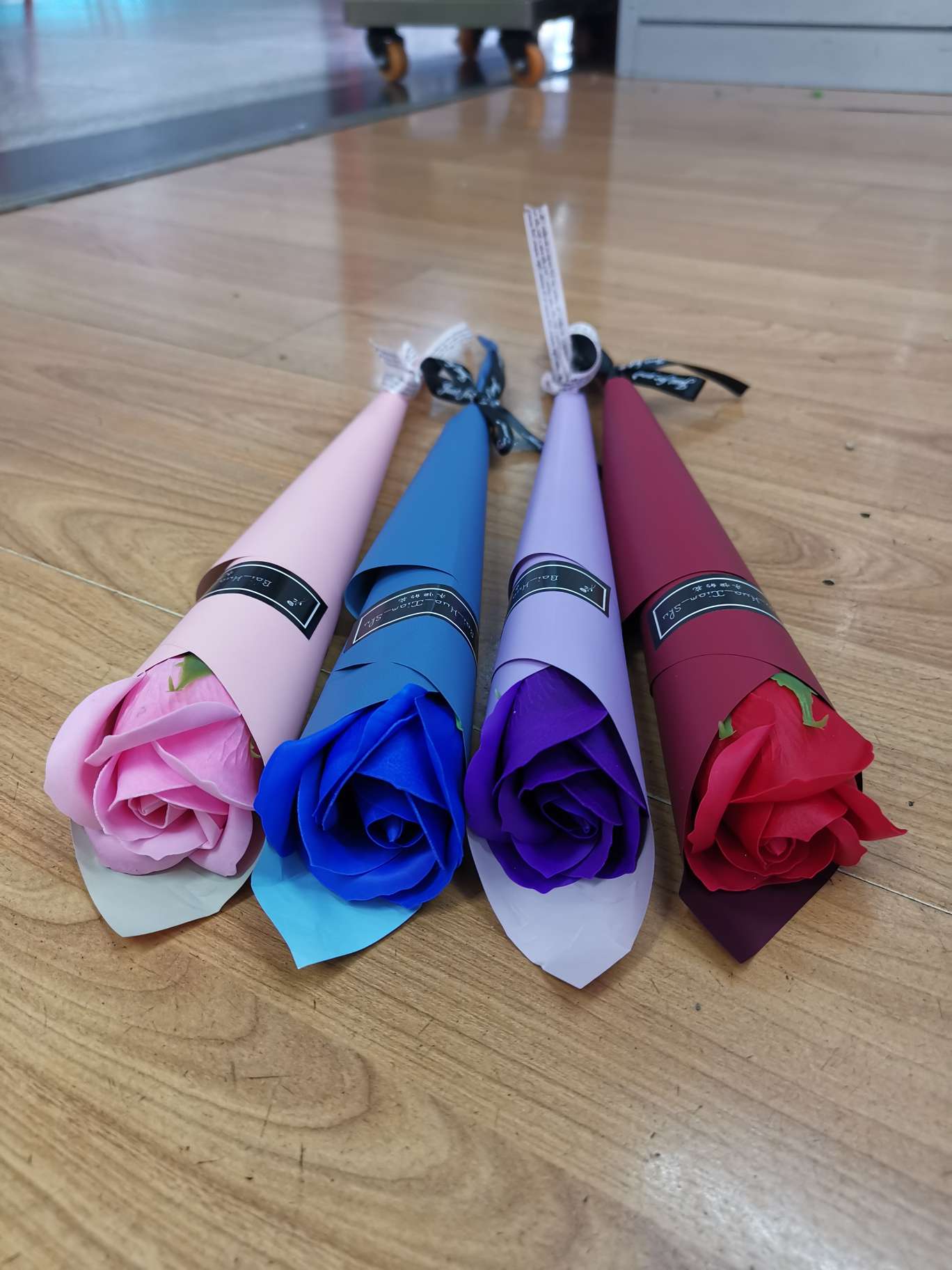 Creative soap flower gifts for Teachers' Day, little bear rose handicrafts, soap flower decorative gifts, single rose Item Picture