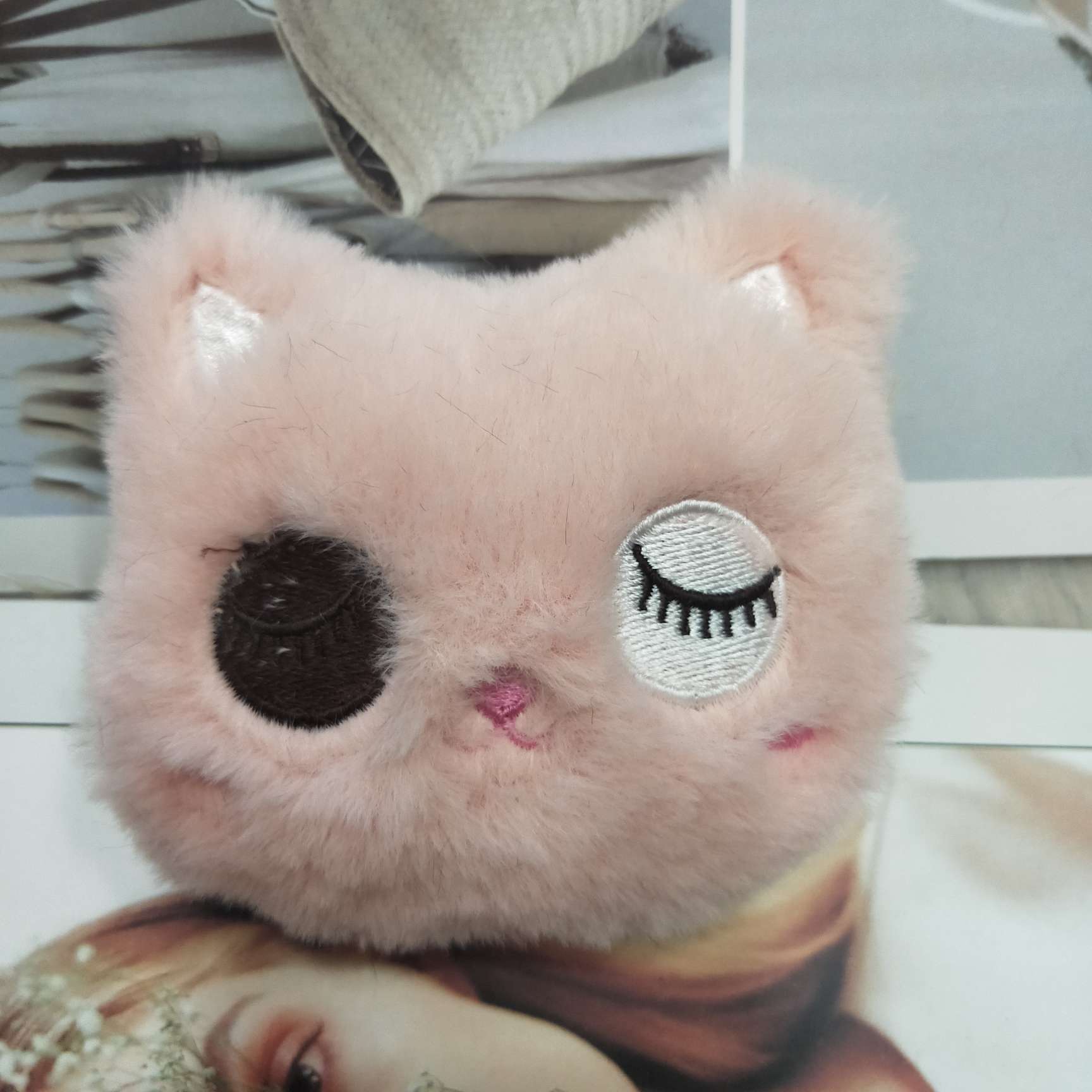 diy手工配件鞋袜毛绒小公仔绣眼猫
动物卡通发饰毛绒材料耳罩配件