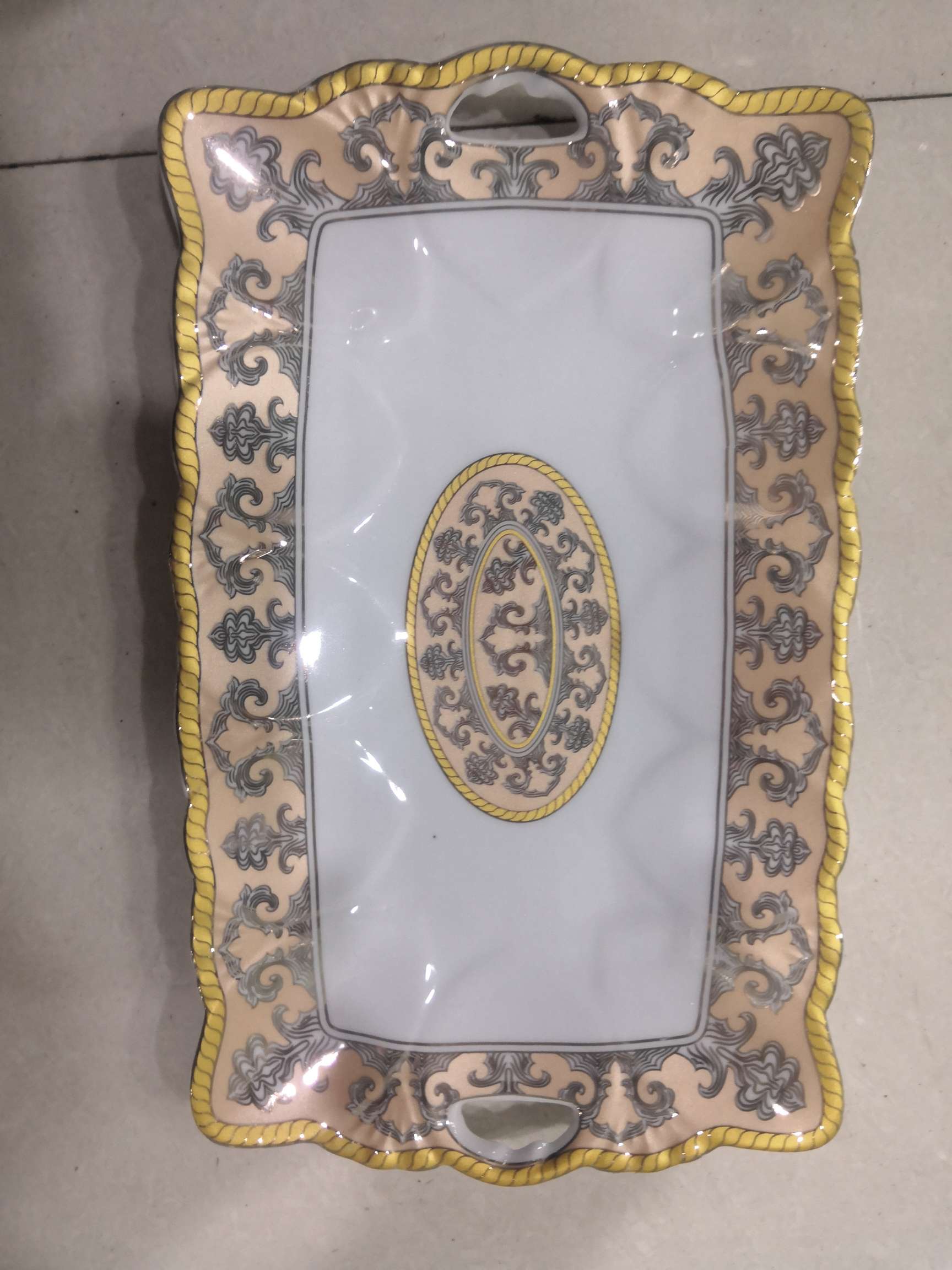 Dingmei Ceramic's new gold-edge plates for this season are sold directly by the manufacturer in stock
