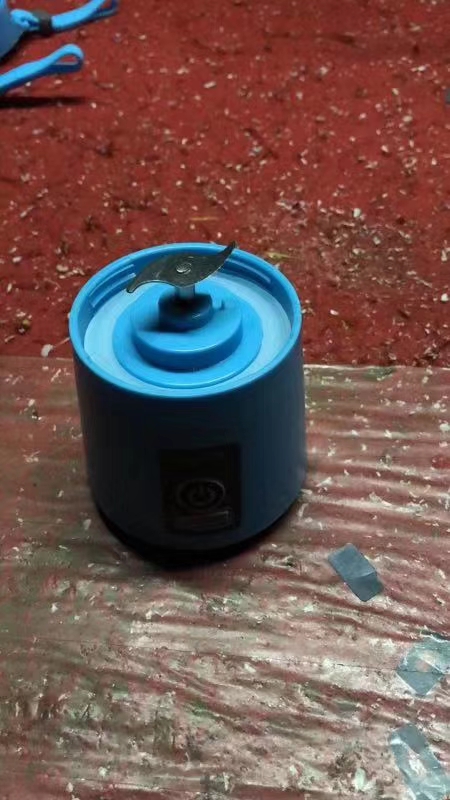 手持榨汁杯，塑杯榨汁杯，迷你小巧，携带方便，不锈钢刀片，0.5L，可选2刀，4刀，6刀。细节图