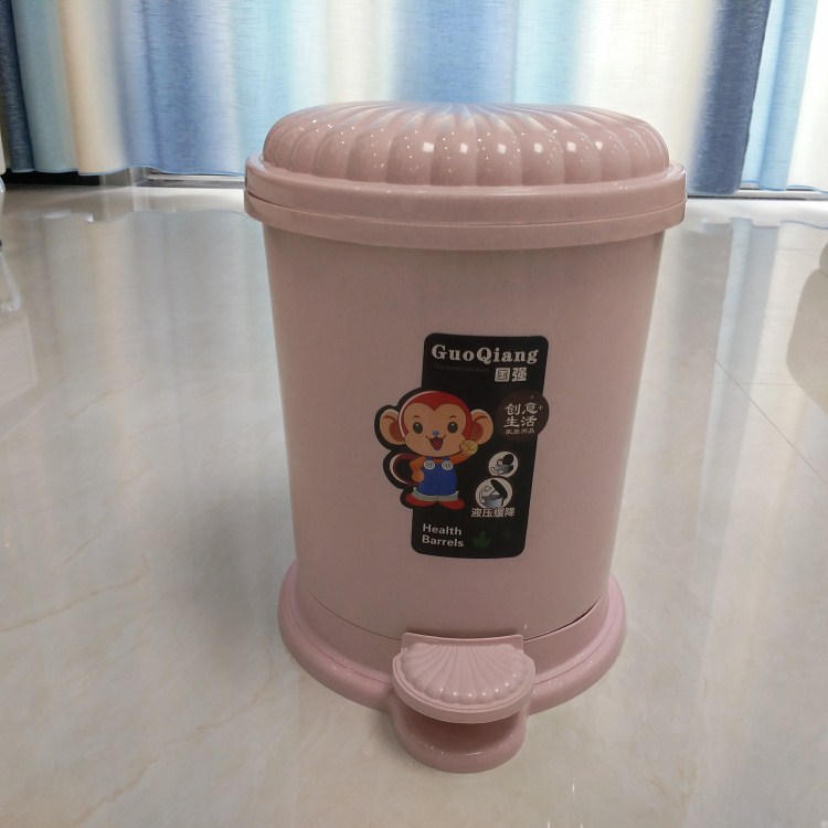 垃圾桶实物图