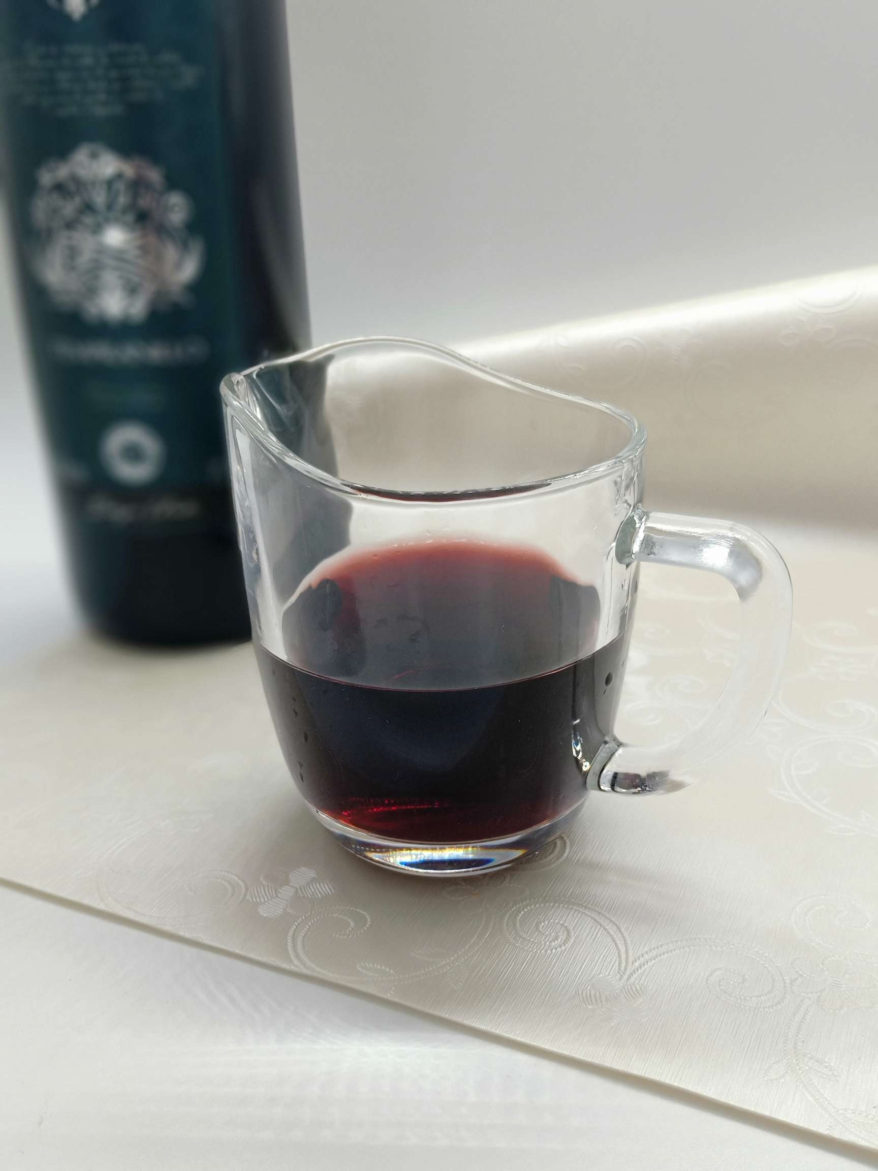 Single glass kitchenware, breakfast milk cups, wine glasses, and small decanters undefined