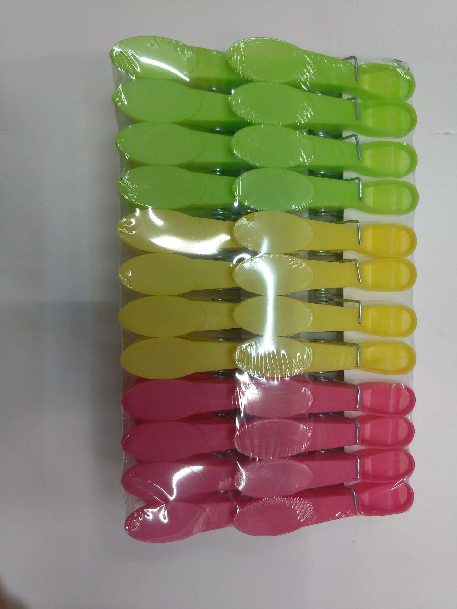 厂家直销时尚环保塑料材质大枫叶夹子强力夹