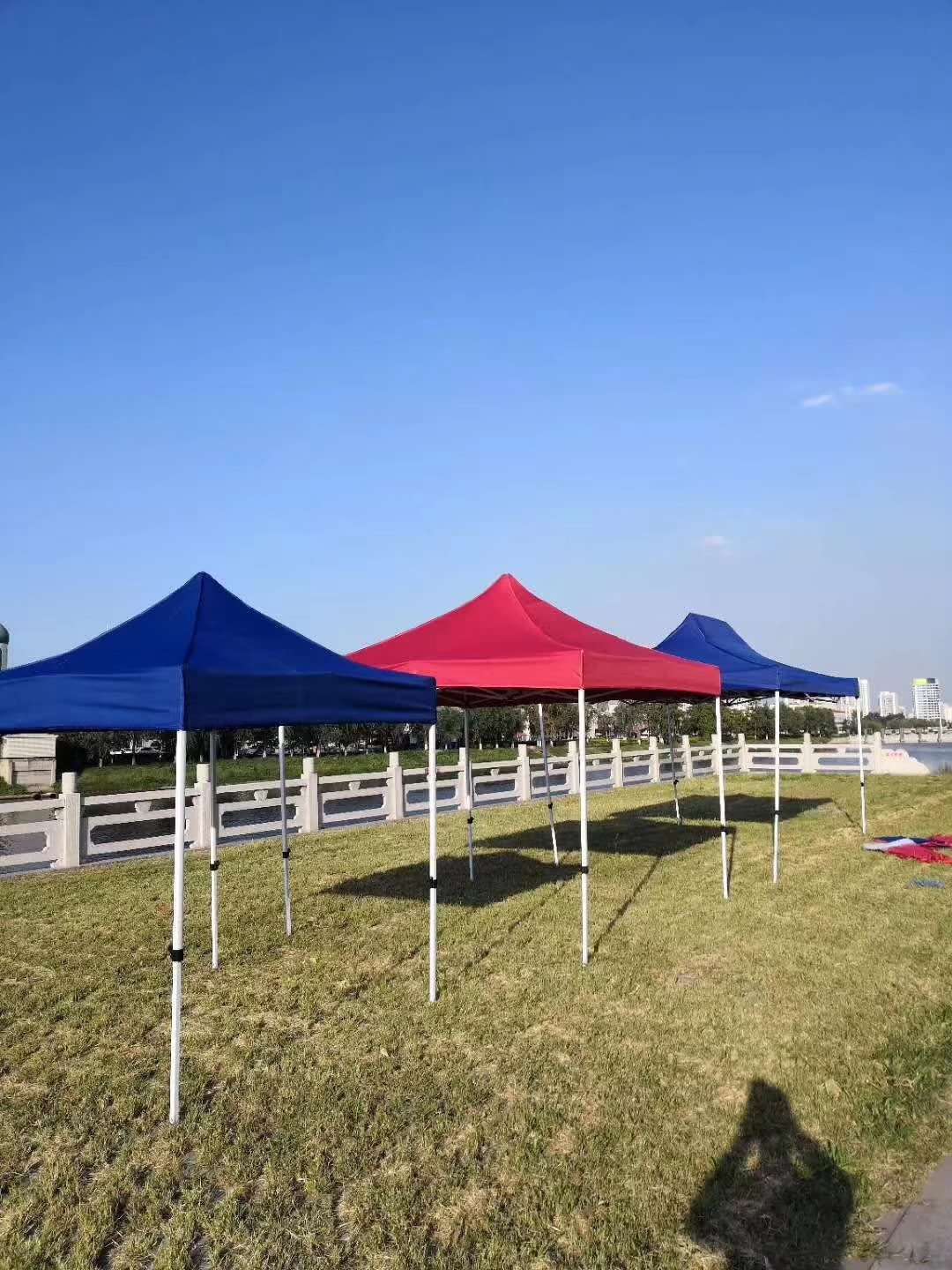 Factory direct sales of automatic tents, thickened milk white four-legged, outdoor sunshade, and folding tents Item Picture