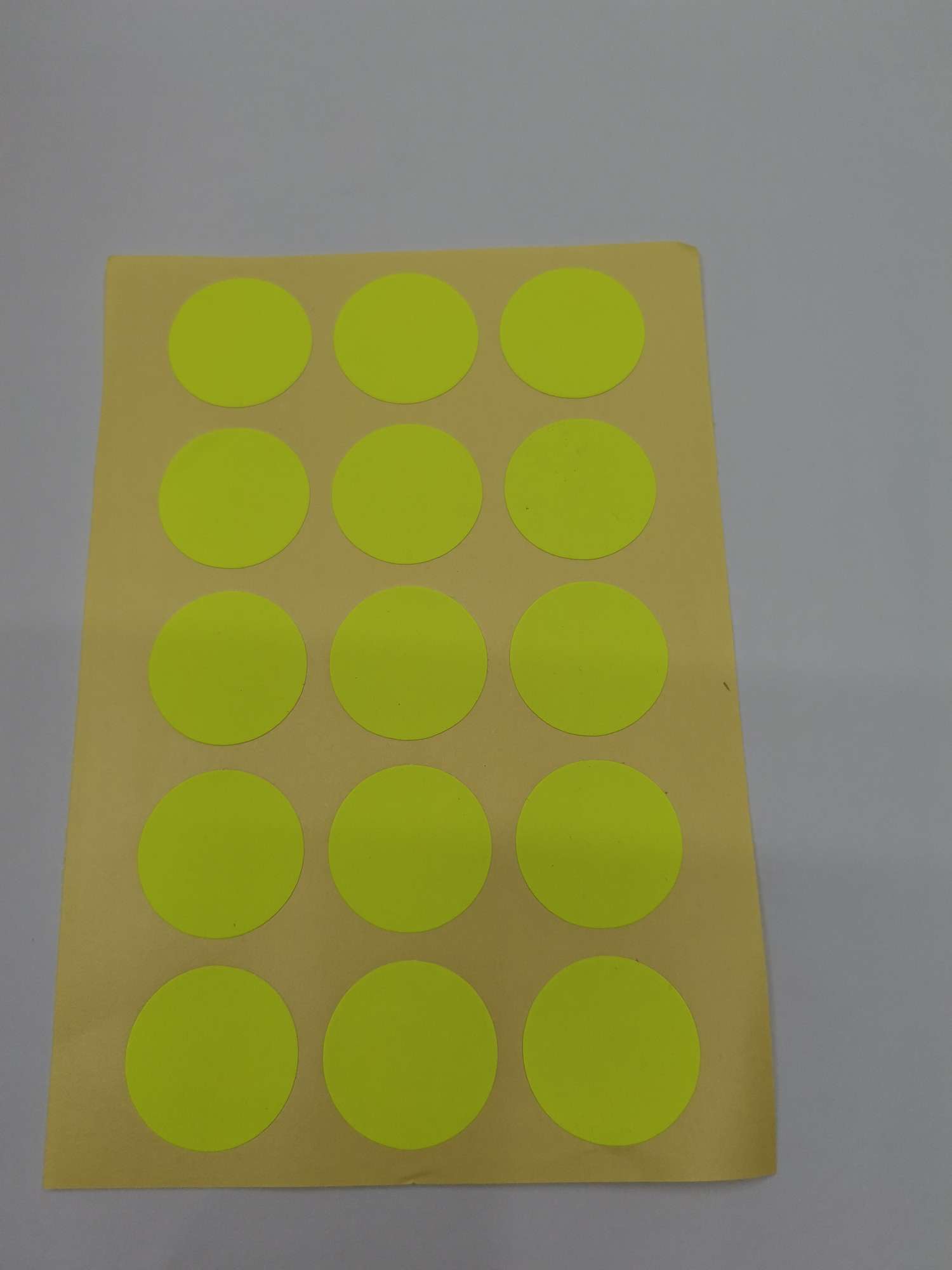2.5cm圆形荧光不干胶黄色荧光不干胶黄色