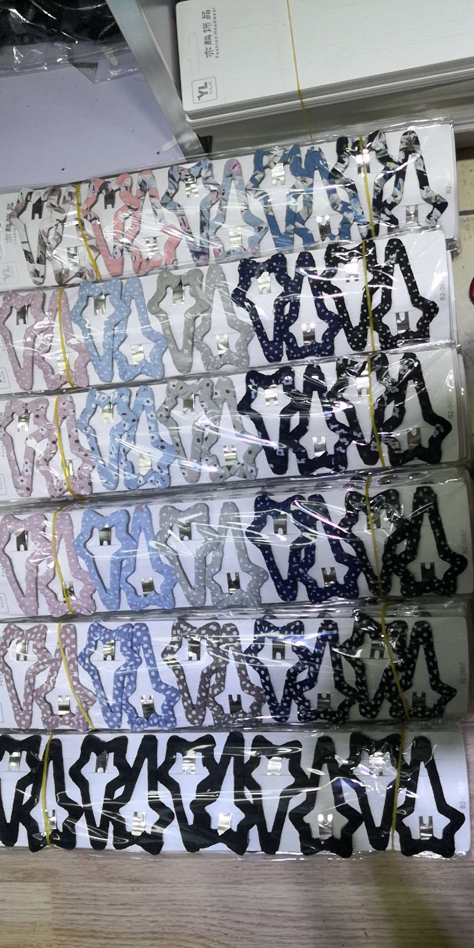 8公分带尾花布料五角星BB夹