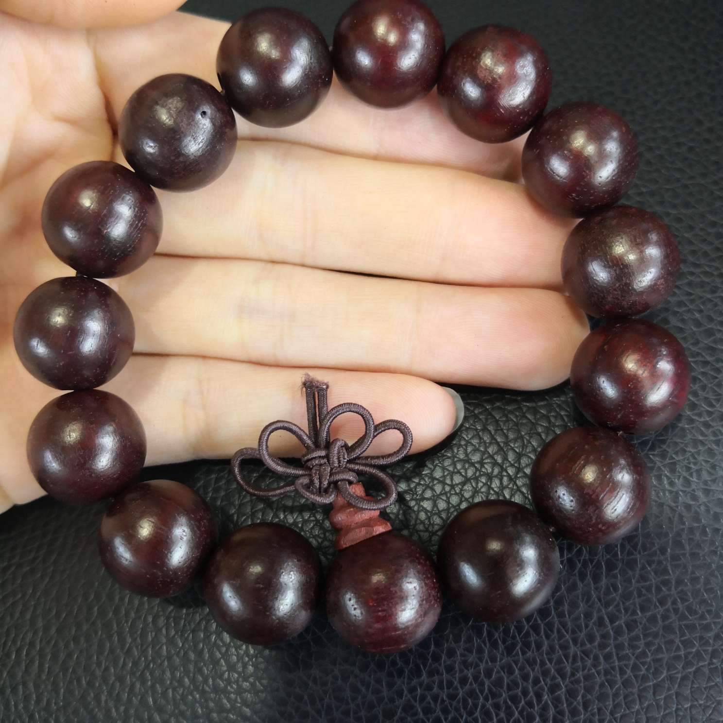 Red sandalwood bead single-loop bracelet details Picture