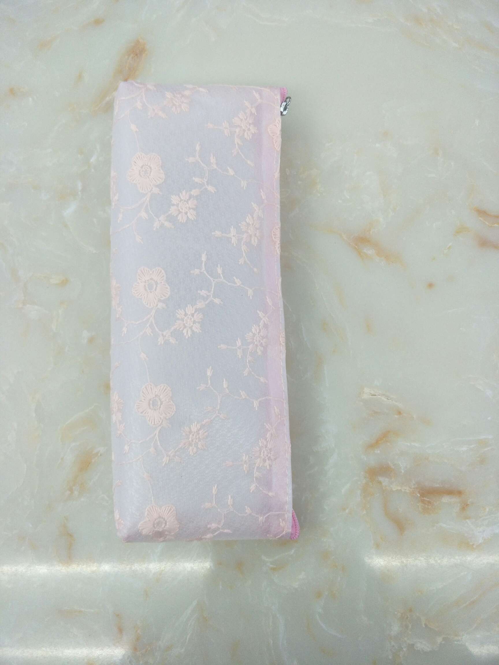 Carved pencil case, like you can consult customer service thumbnail