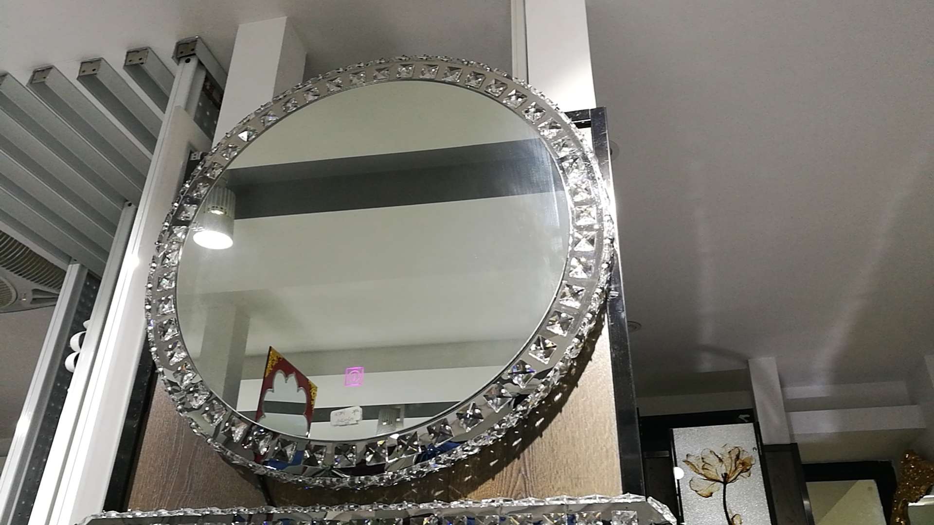 LED装饰镜客厅装饰卫生间洗漱化妆镜酒店装饰镜图