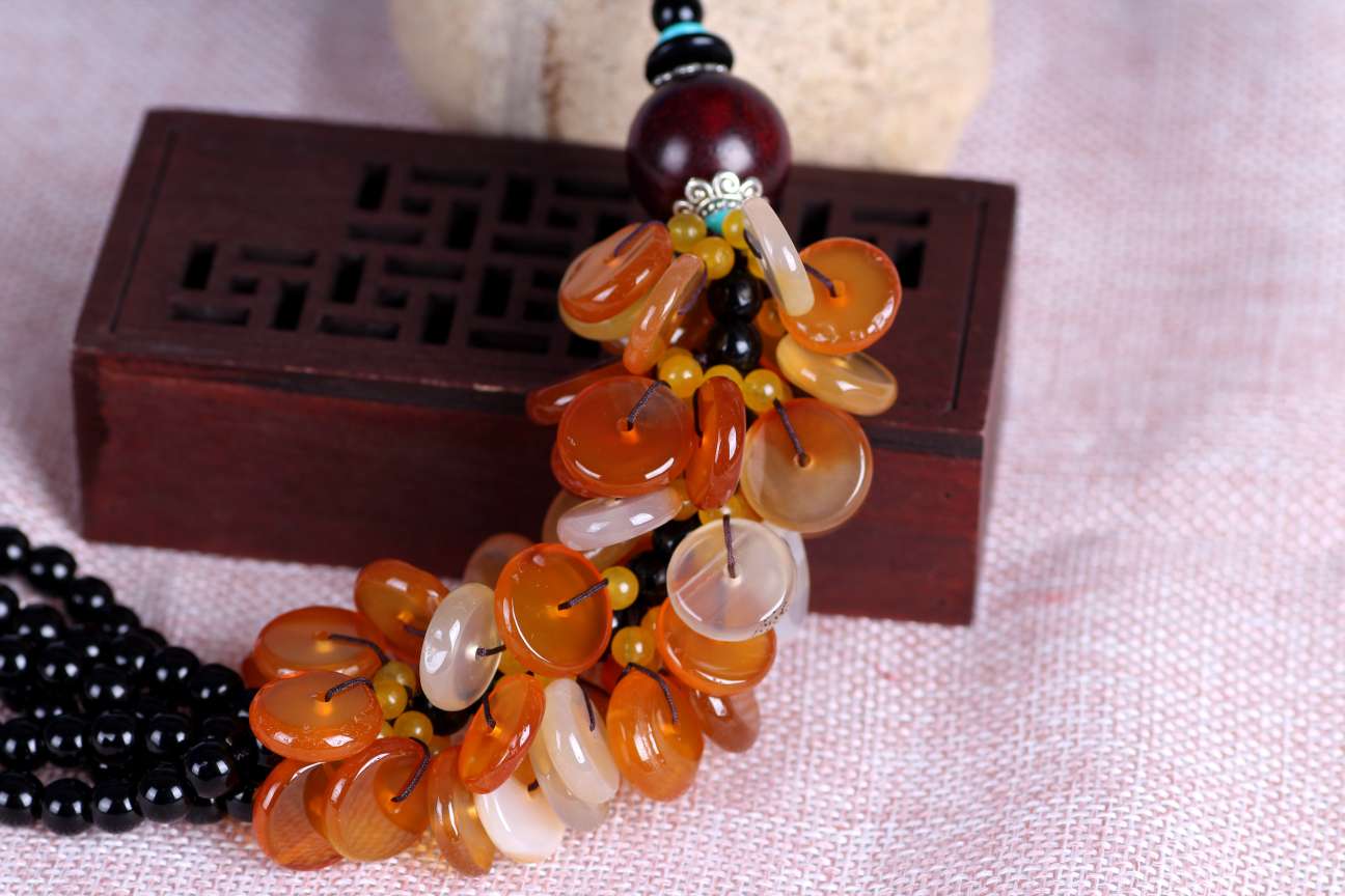 玉髓小平安扣车挂件产品图